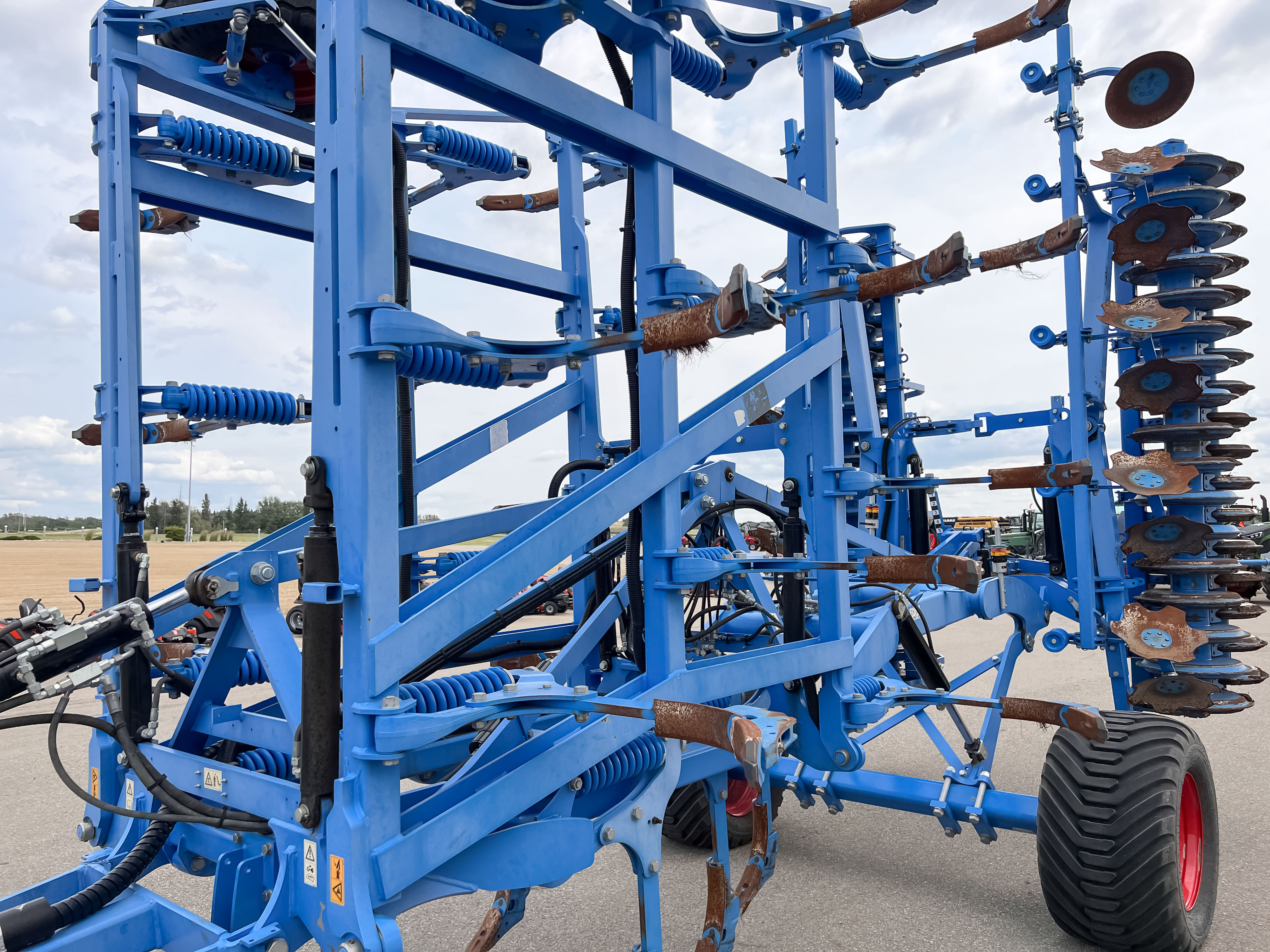 2019 LEMKEN KARAT 9/700KUA Field Cultivator