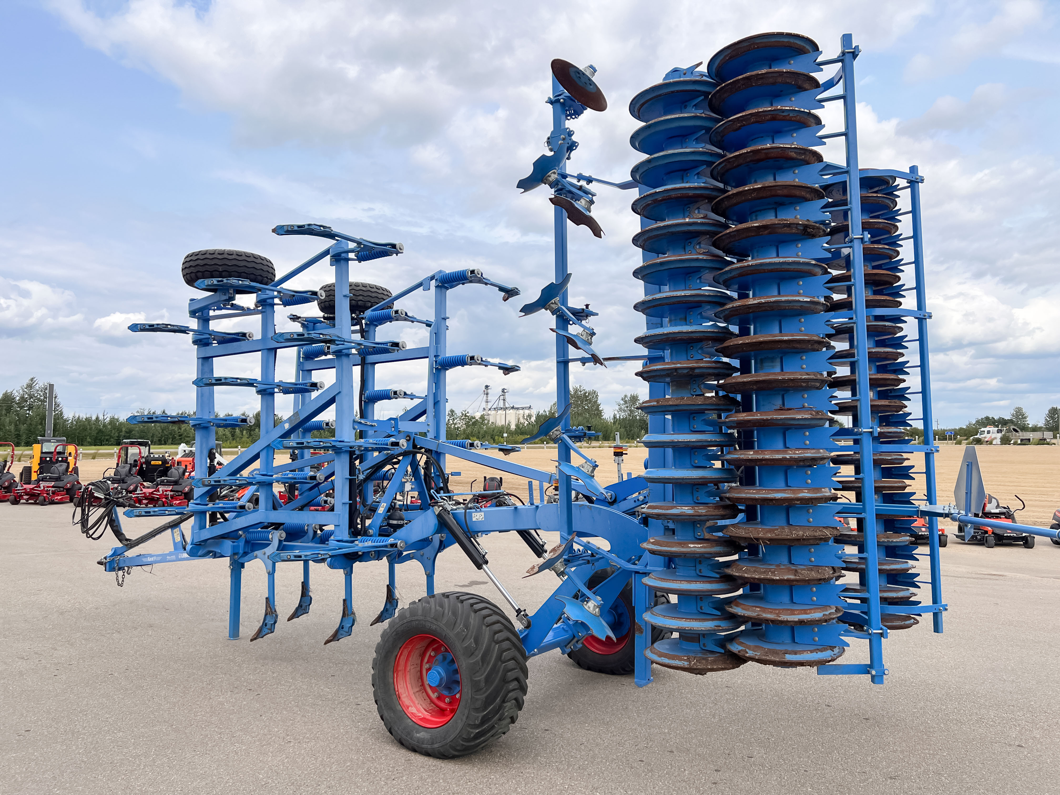 2019 LEMKEN KARAT 9/700KUA Field Cultivator