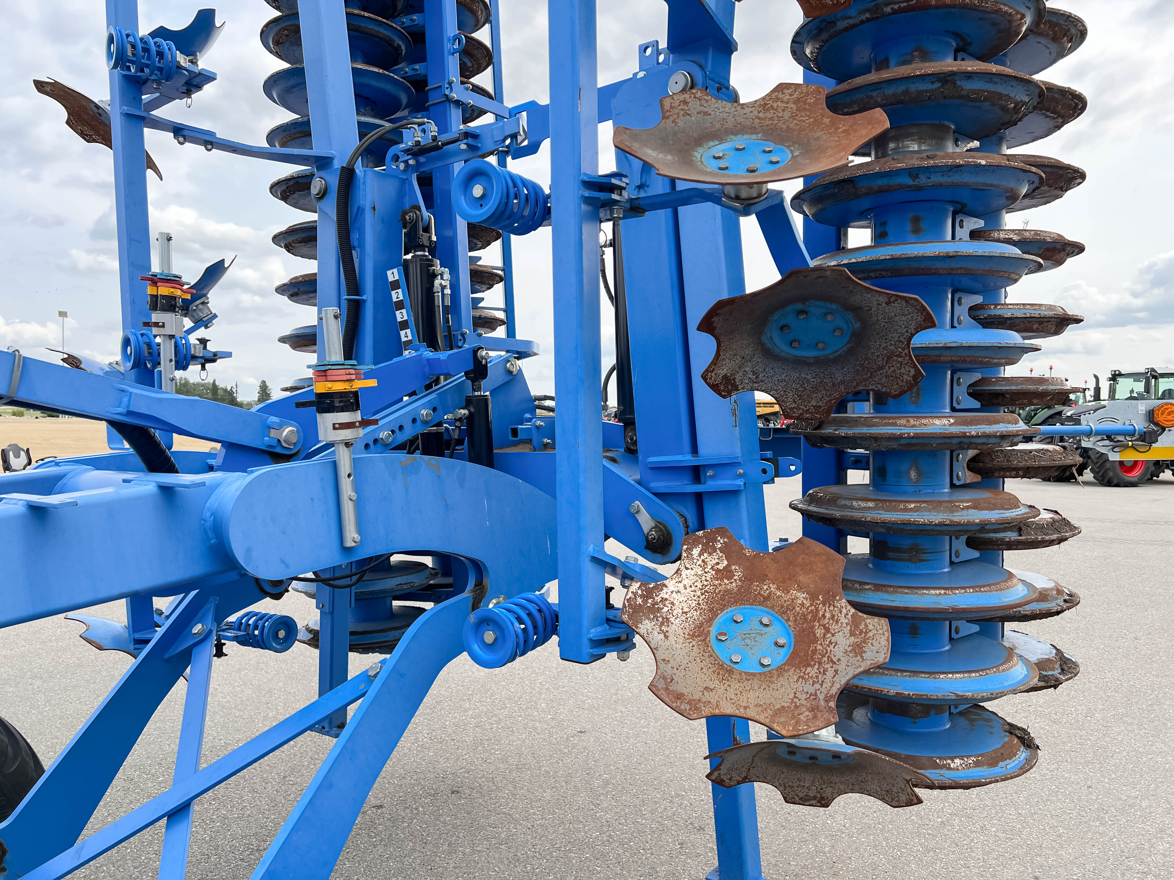 2019 LEMKEN KARAT 9/700KUA Field Cultivator