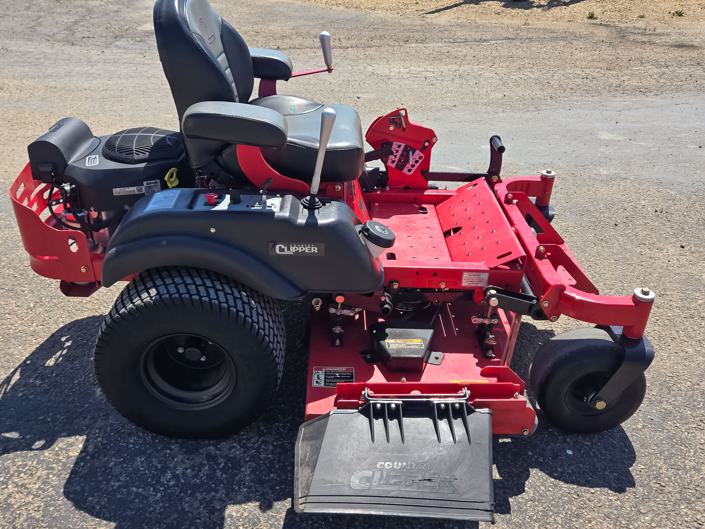 2020 Country Clipper XLT60 Mower/Zero Turn