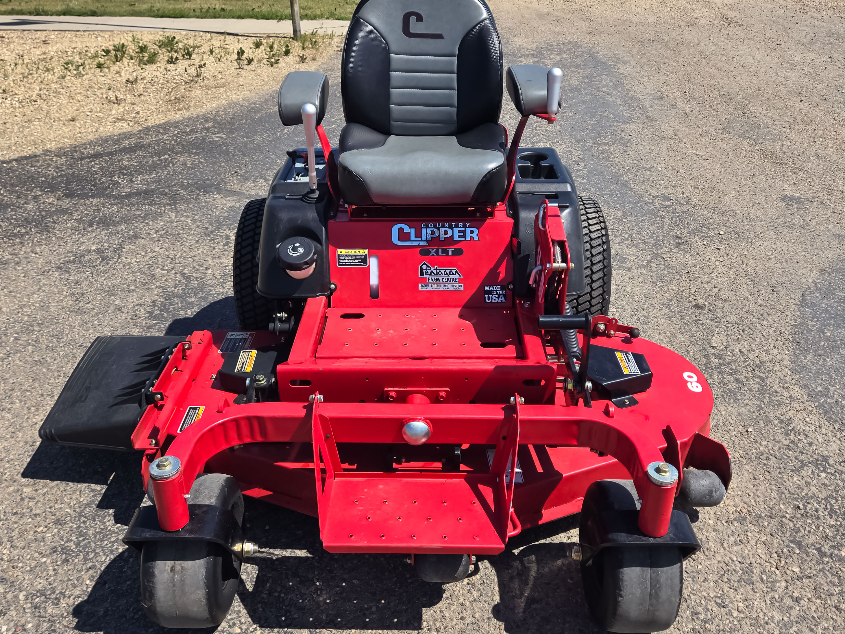 2020 Country Clipper XLT60 Mower/Zero Turn