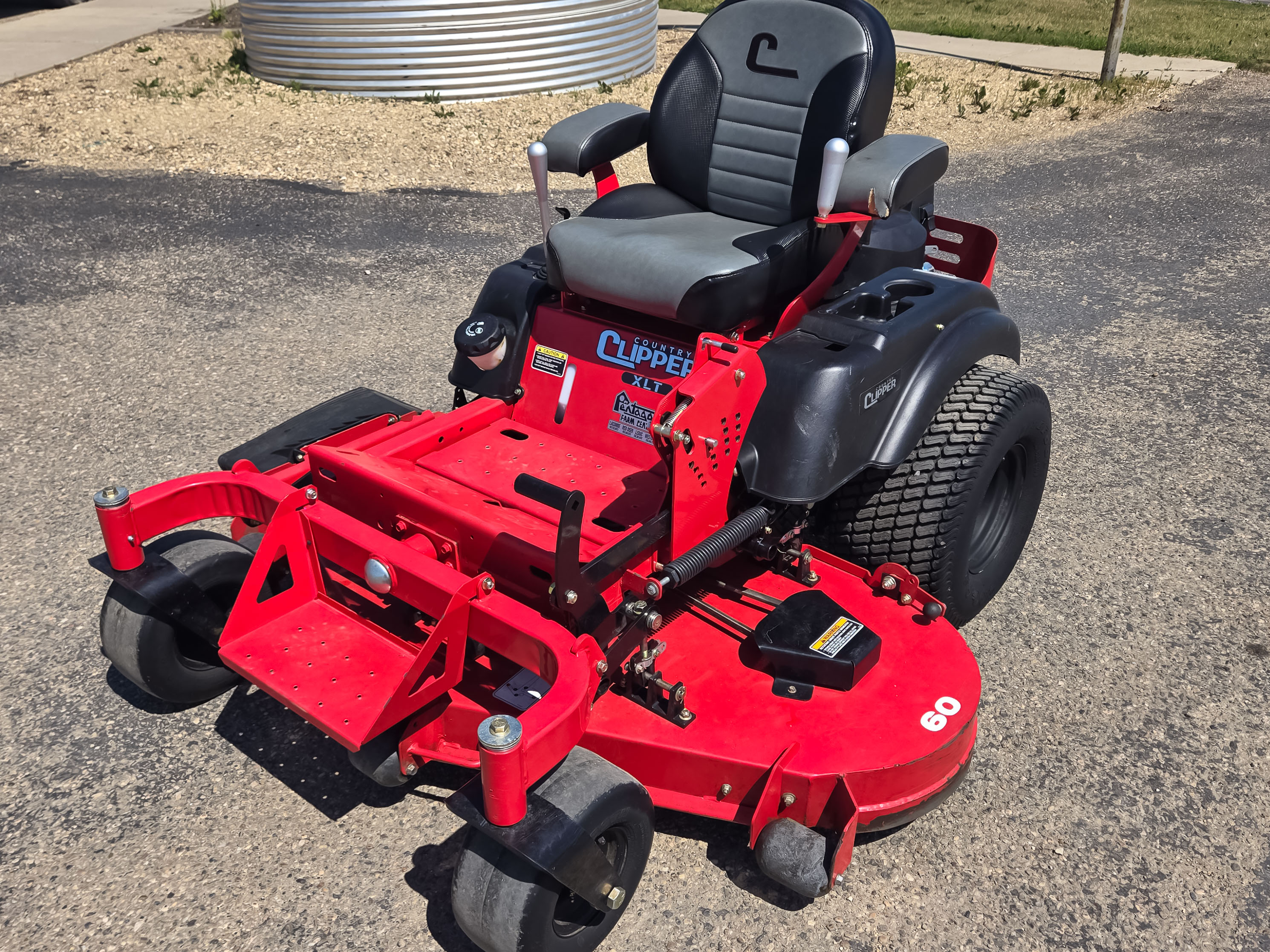 2020 Country Clipper XLT60 Mower/Zero Turn