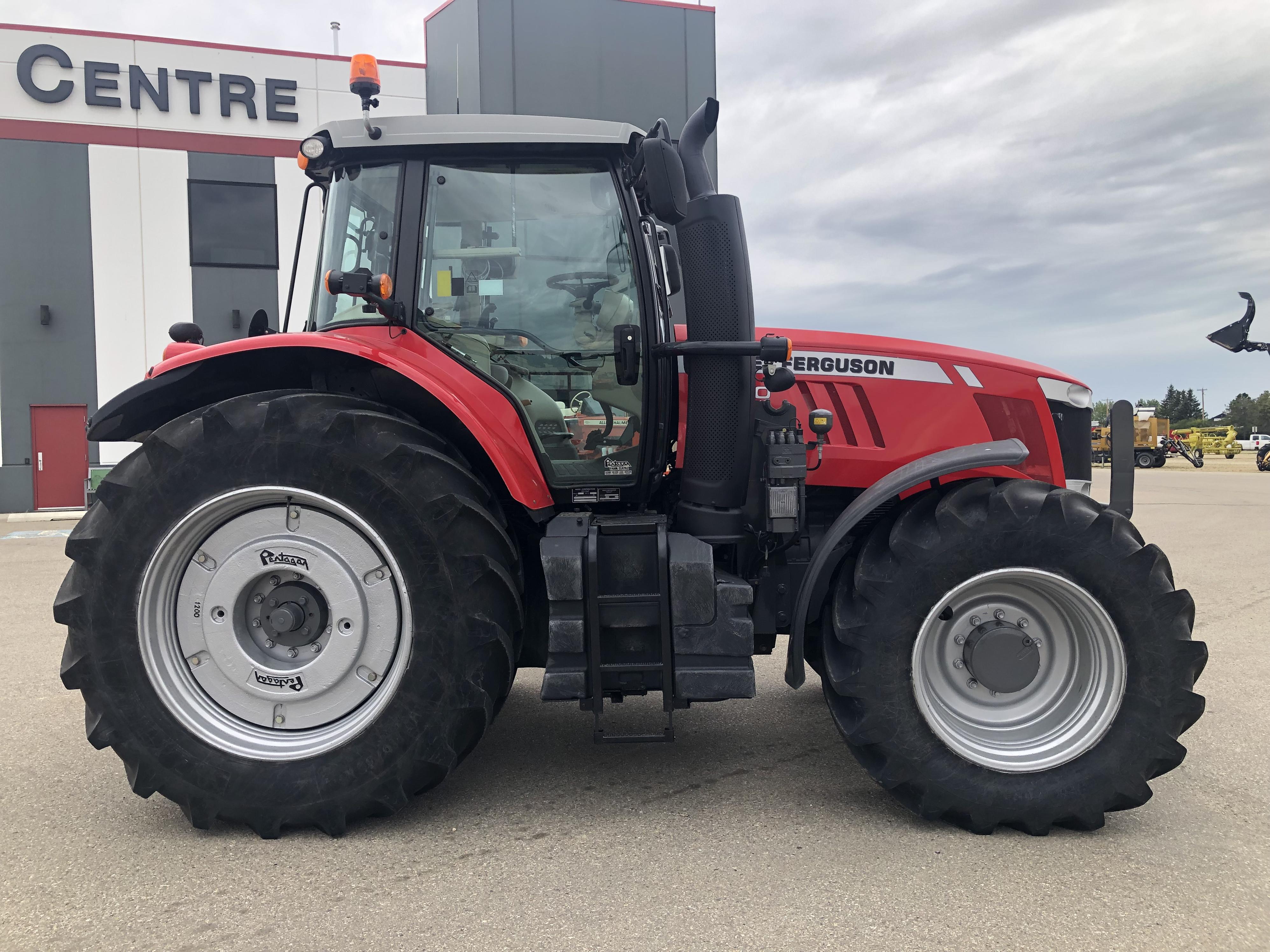 2013 Massey Ferguson 7620 Deluxe Tractor