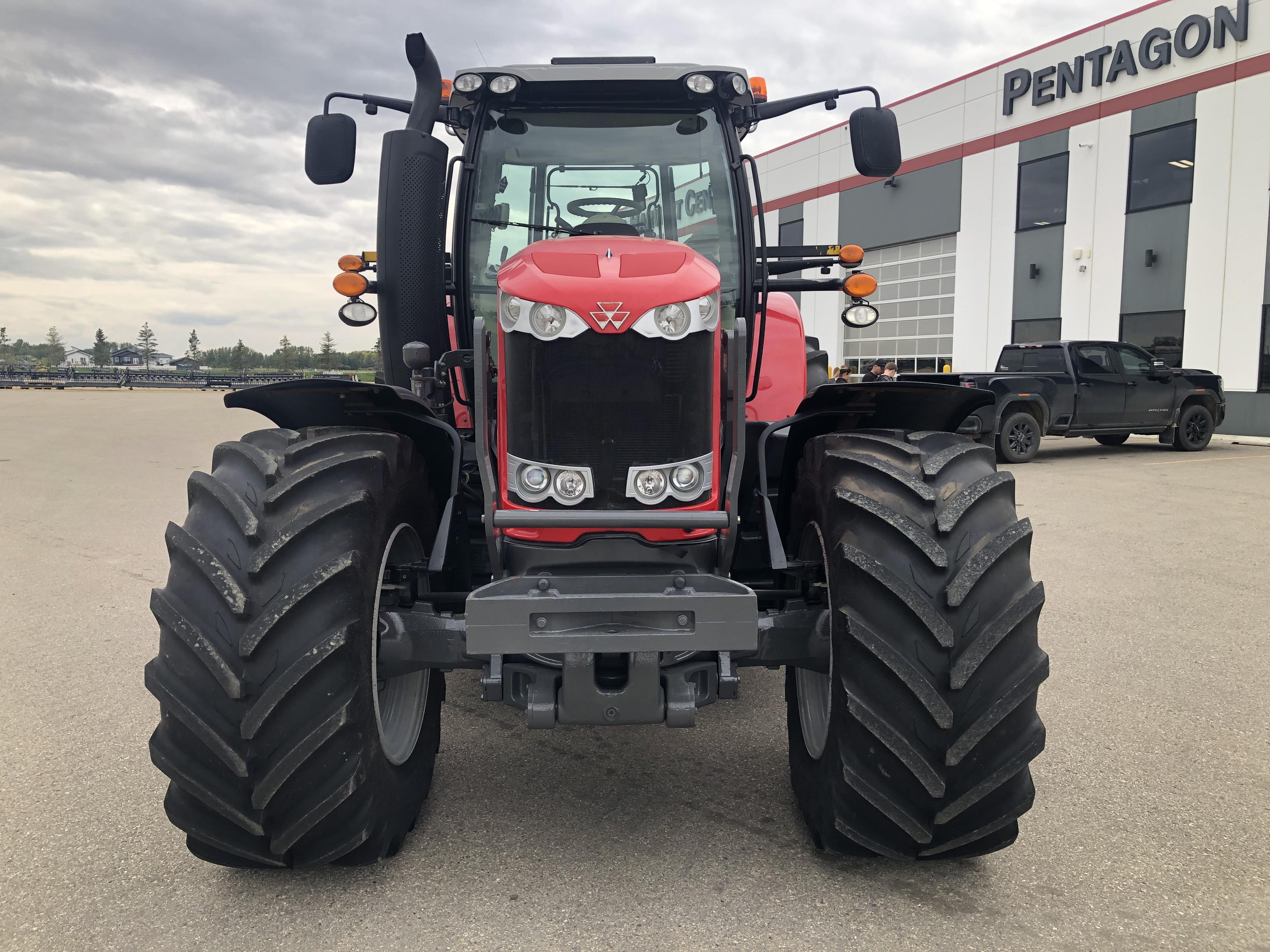 2013 Massey Ferguson 7620 Deluxe Tractor