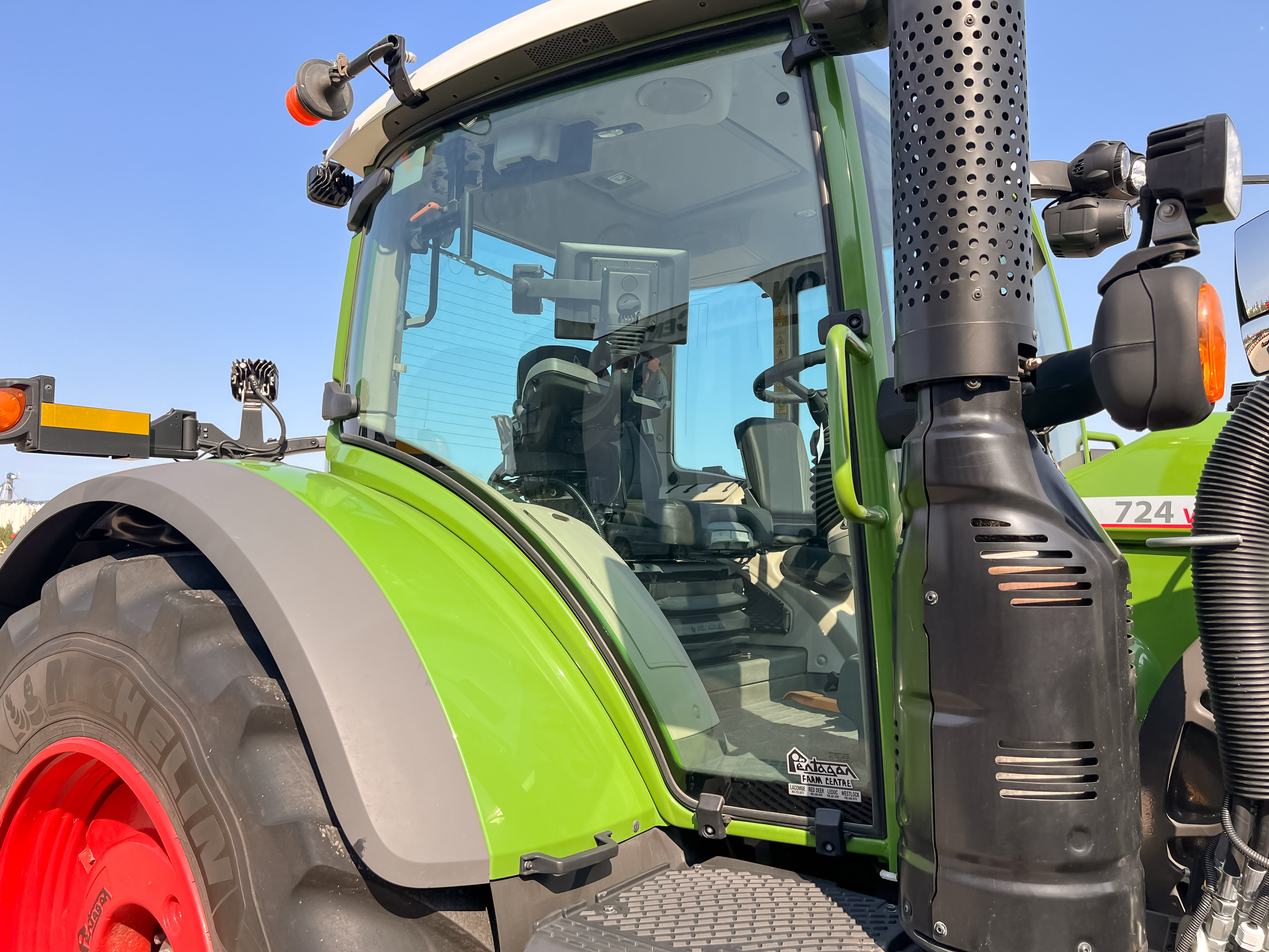 2023 Fendt 724 Gen6 Tractor