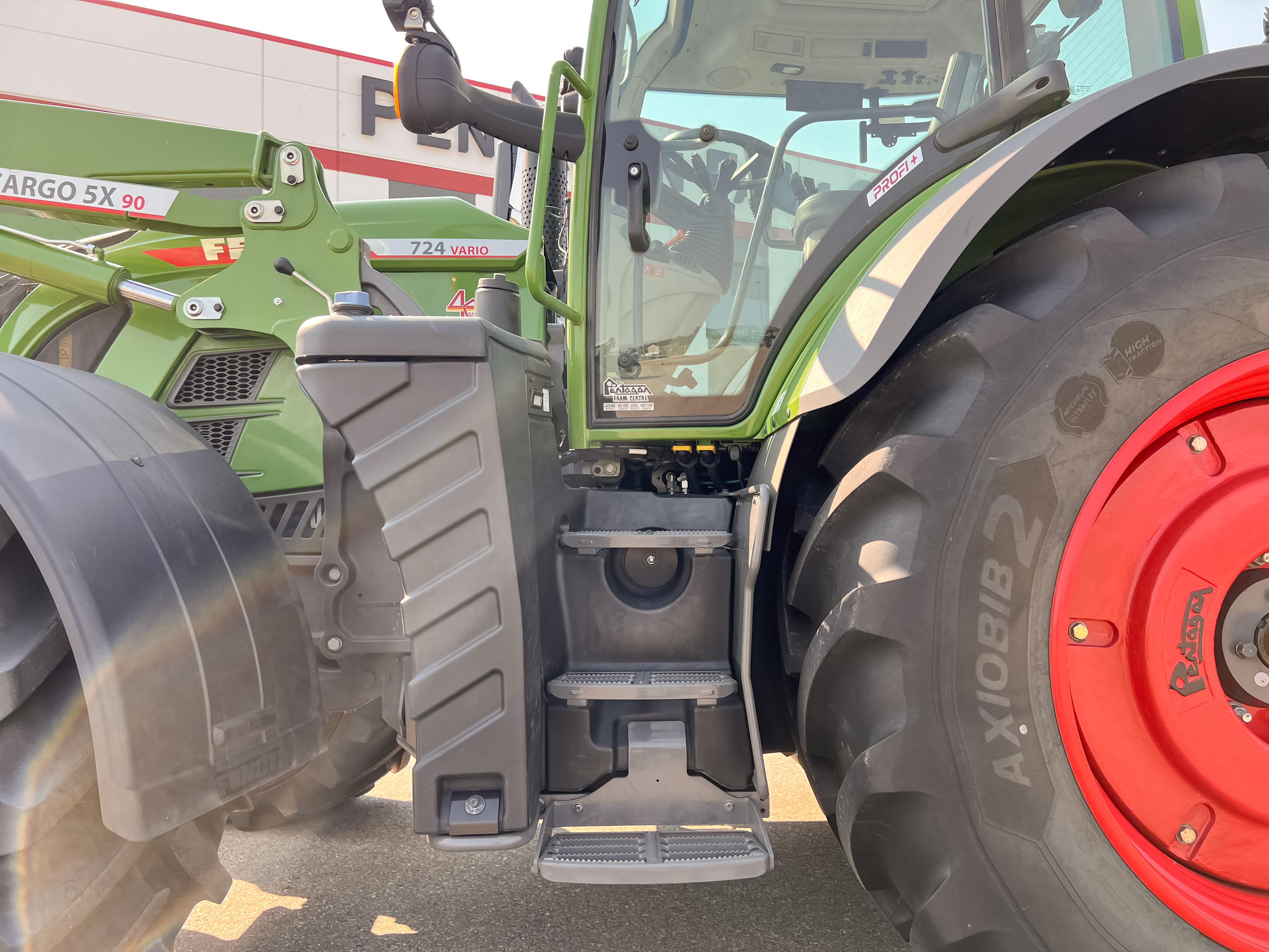 2023 Fendt 724 Gen6 Tractor