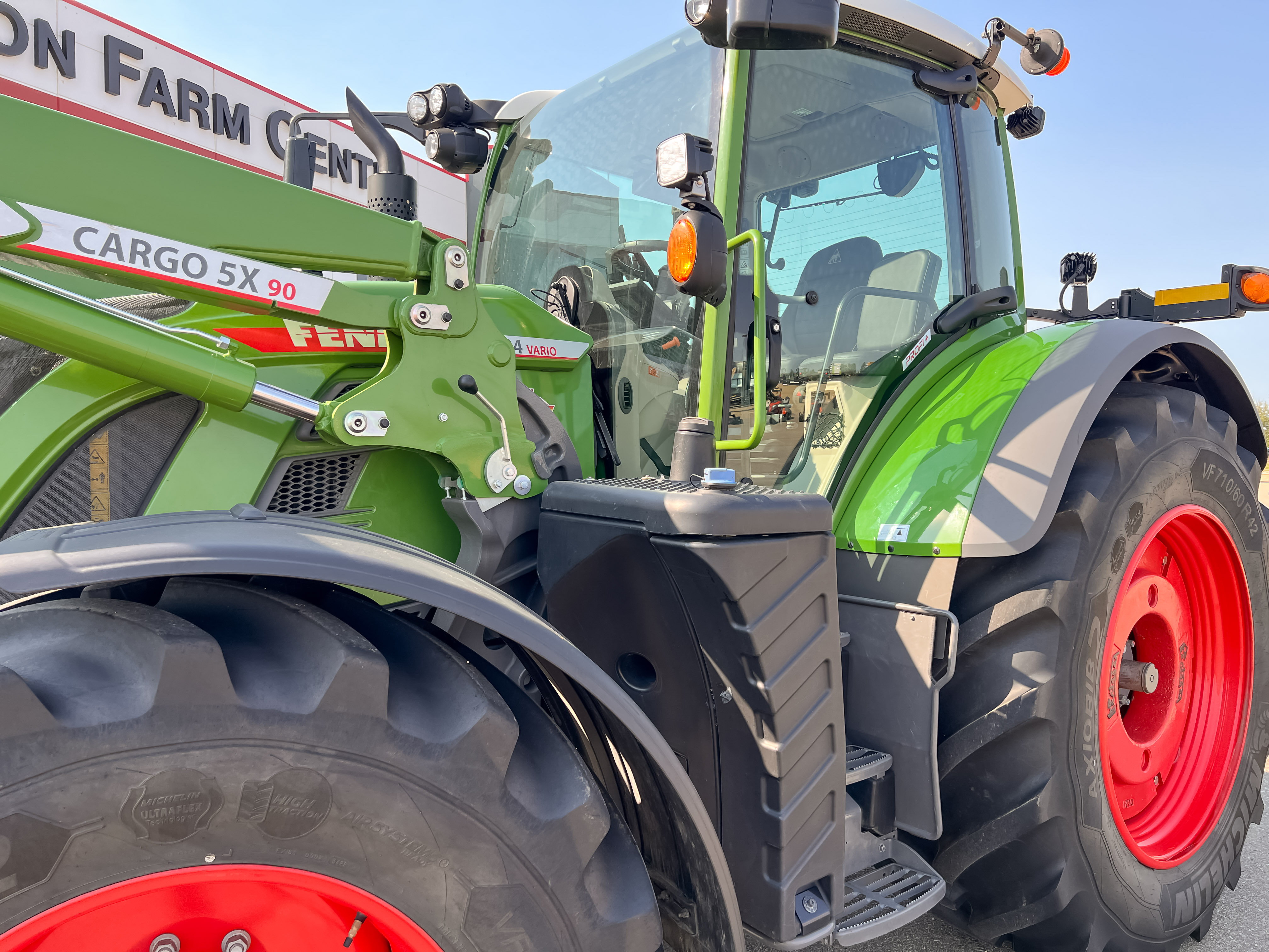 2023 Fendt 724 Gen6 Tractor