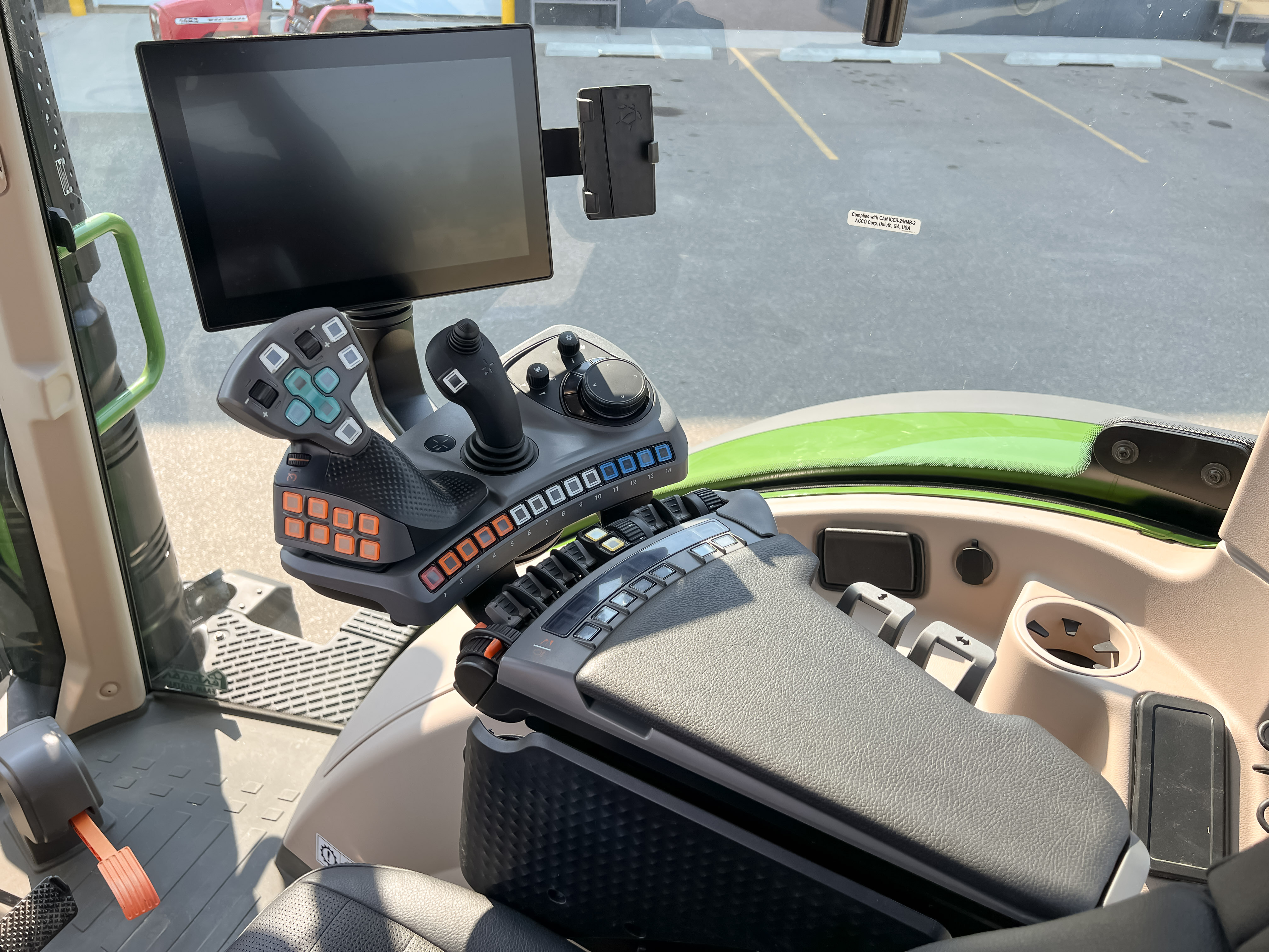 2023 Fendt 724 Gen6 Tractor