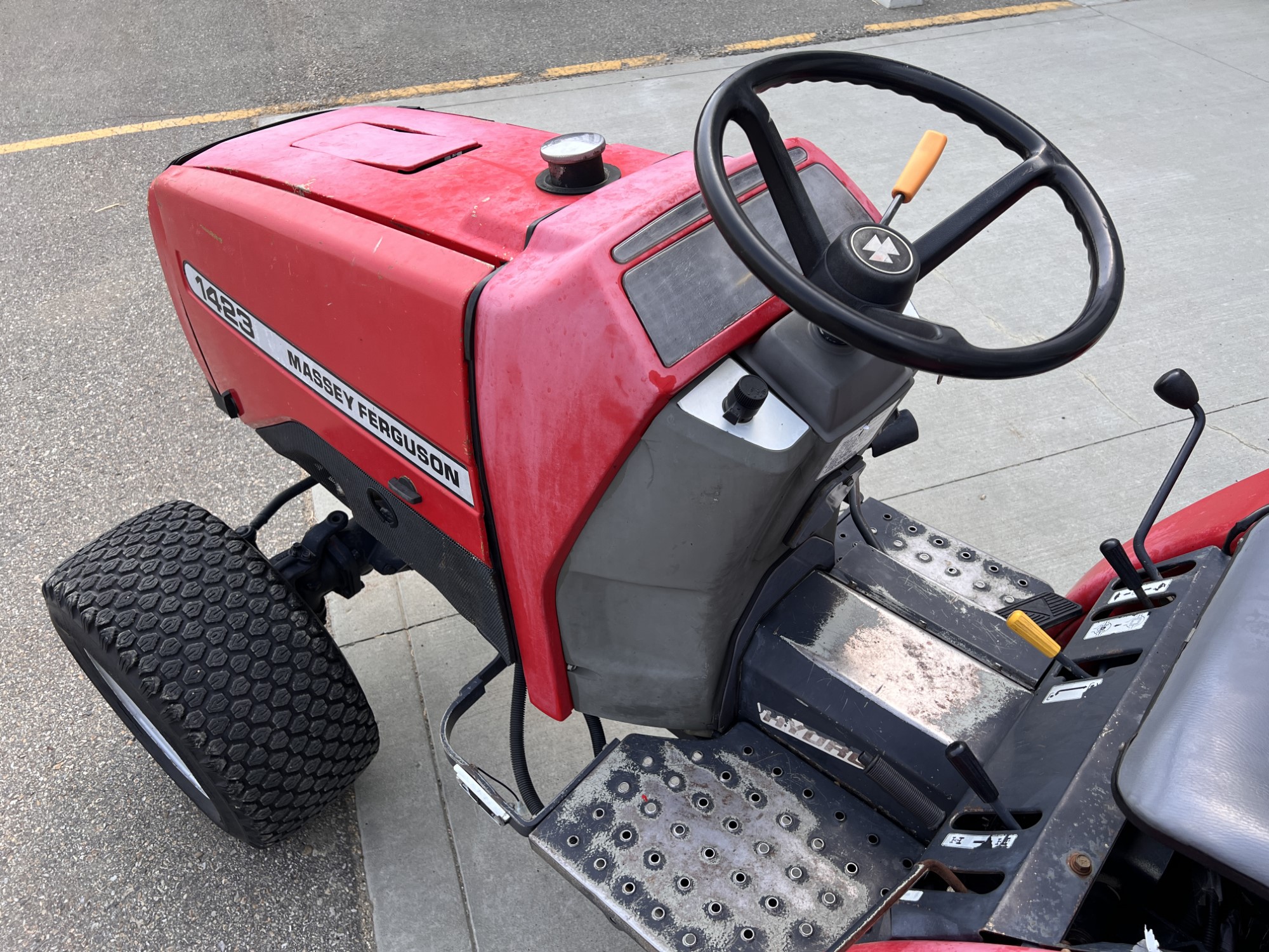 2003 Massey Ferguson 1423 Tractor