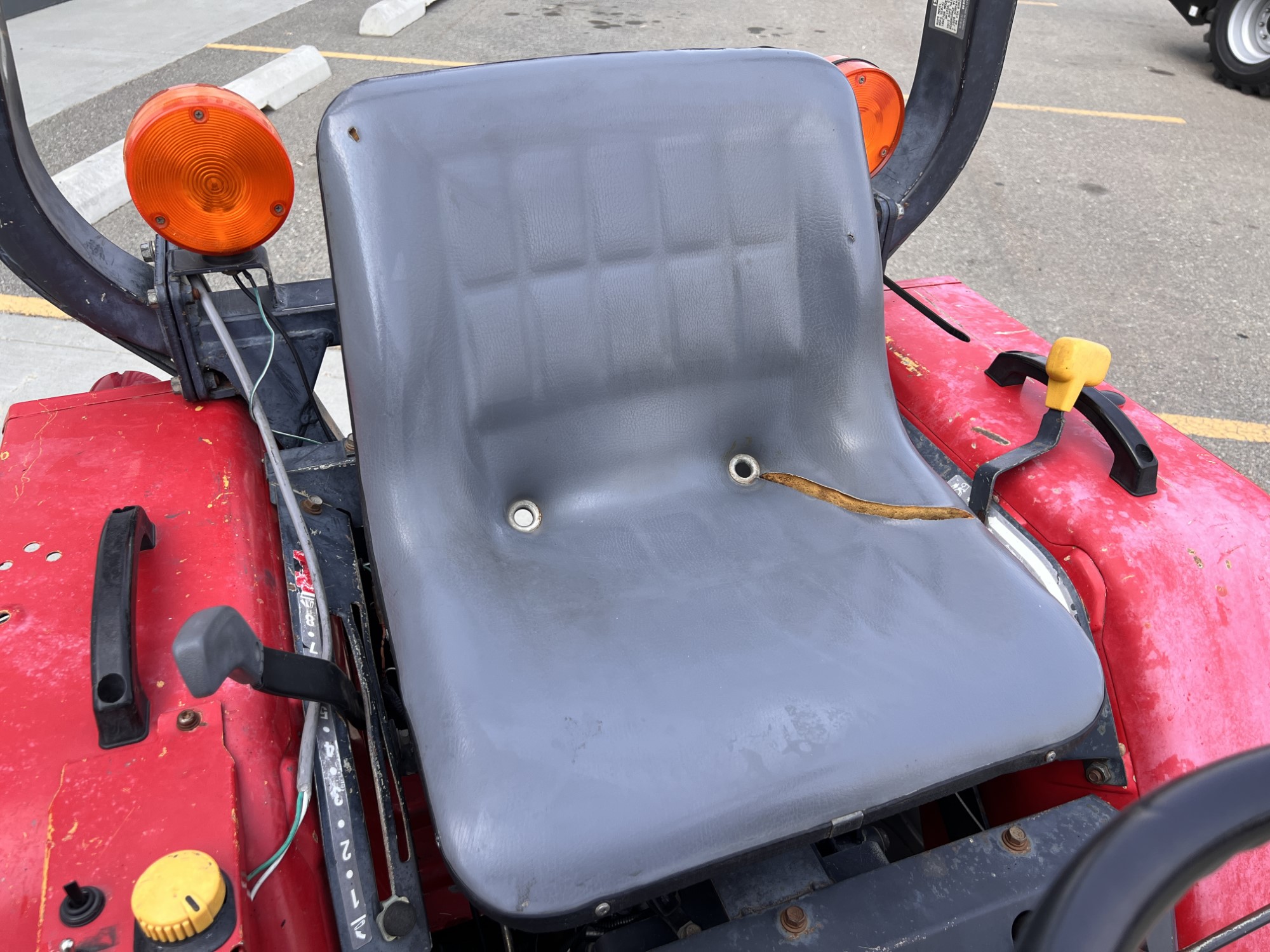 2003 Massey Ferguson 1423 Tractor