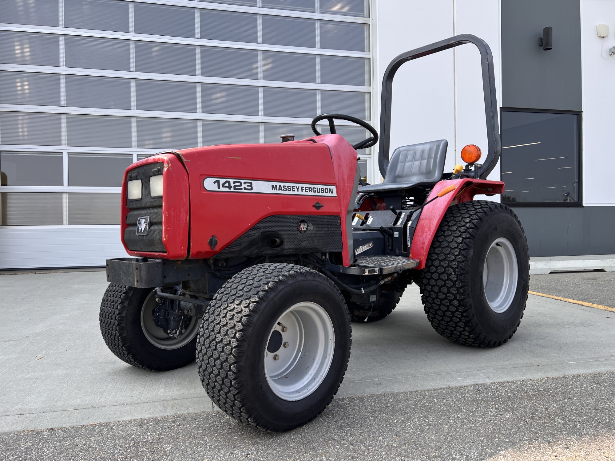 2003 Massey Ferguson 1423 Tractor