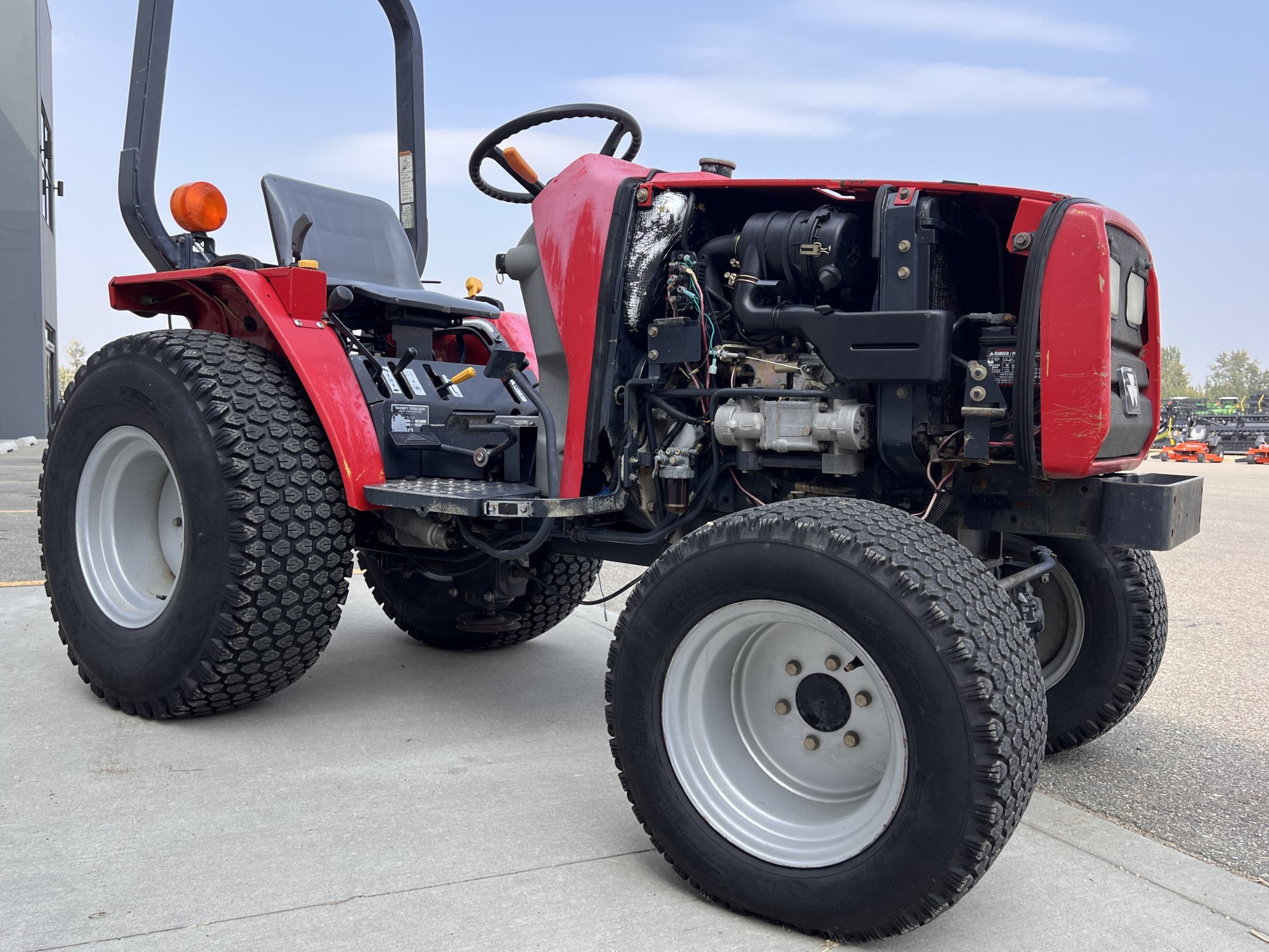 2003 Massey Ferguson 1423 Tractor