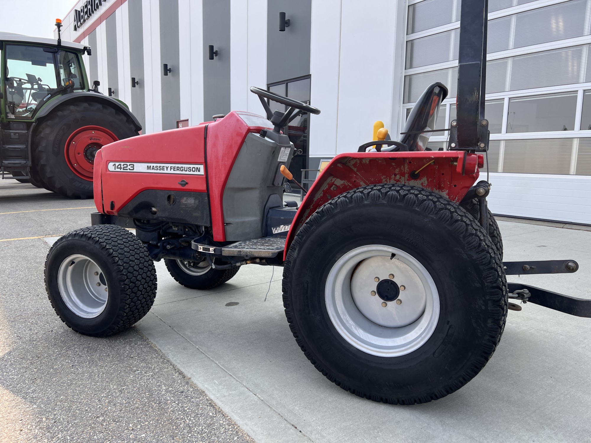 2003 Massey Ferguson 1423 Tractor