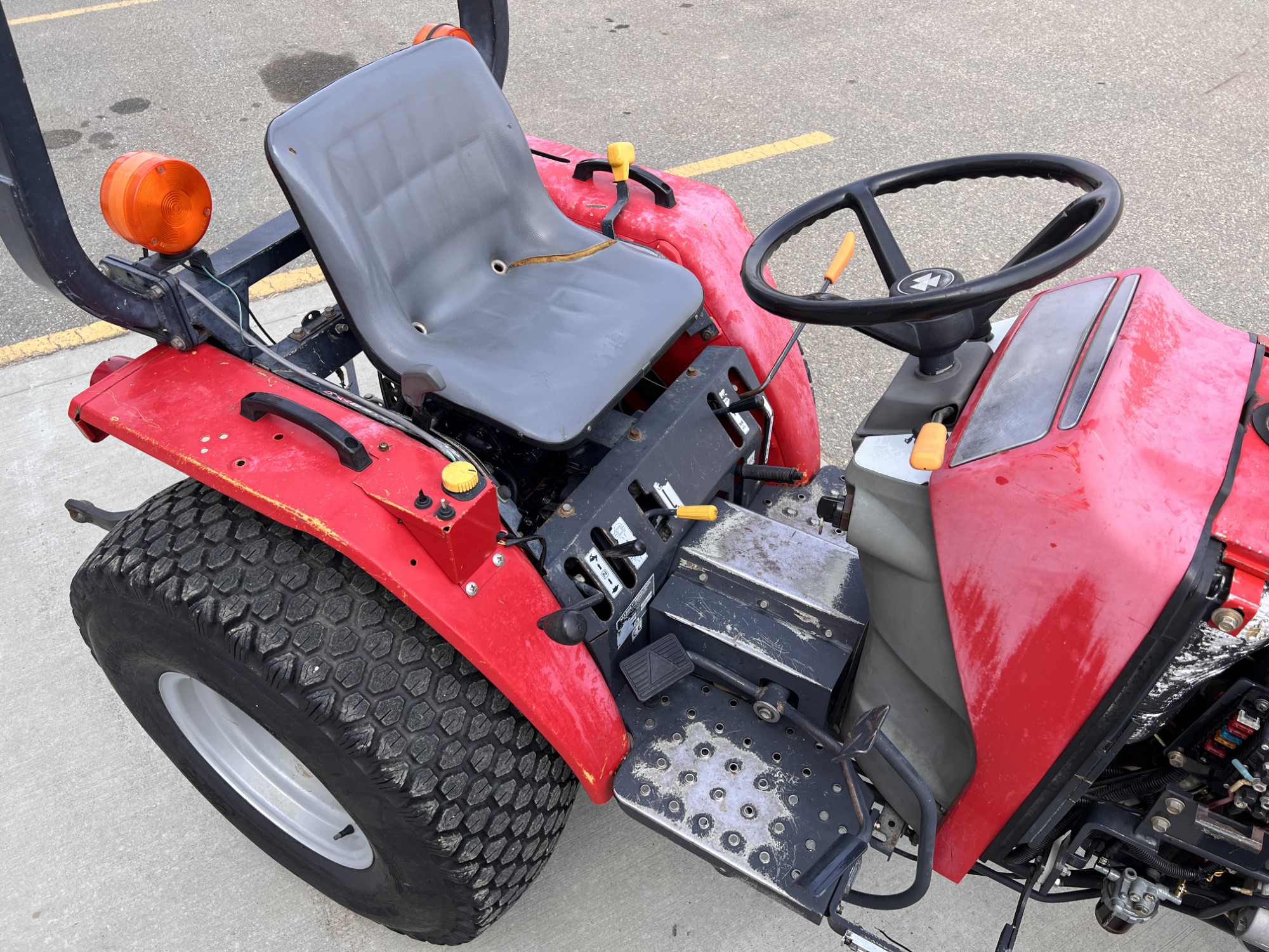 2003 Massey Ferguson 1423 Tractor