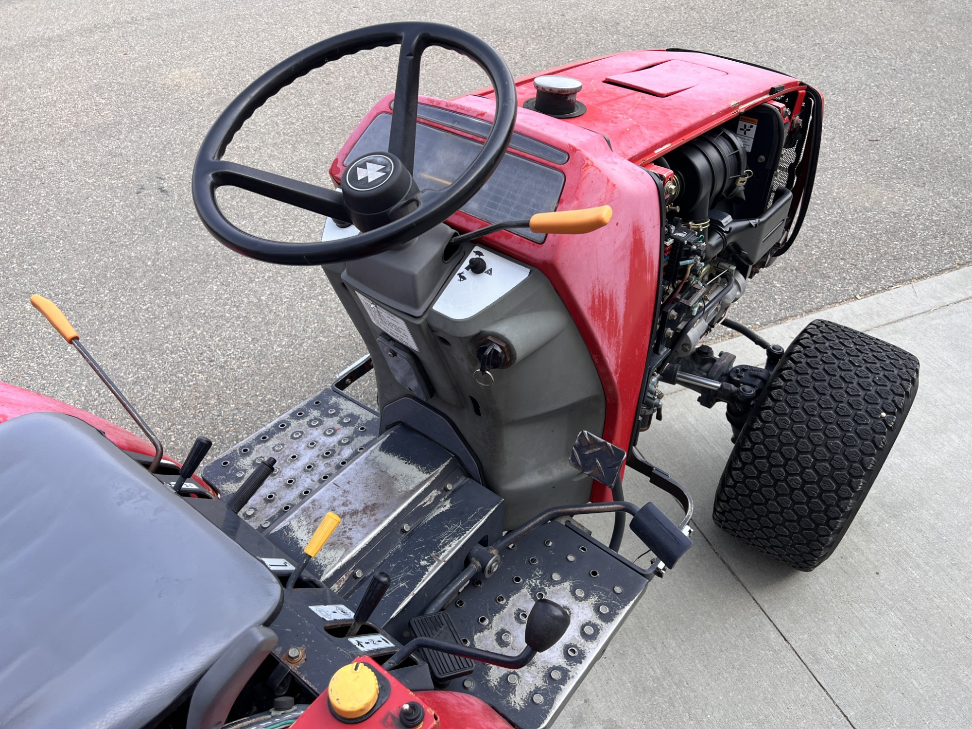 2003 Massey Ferguson 1423 Tractor