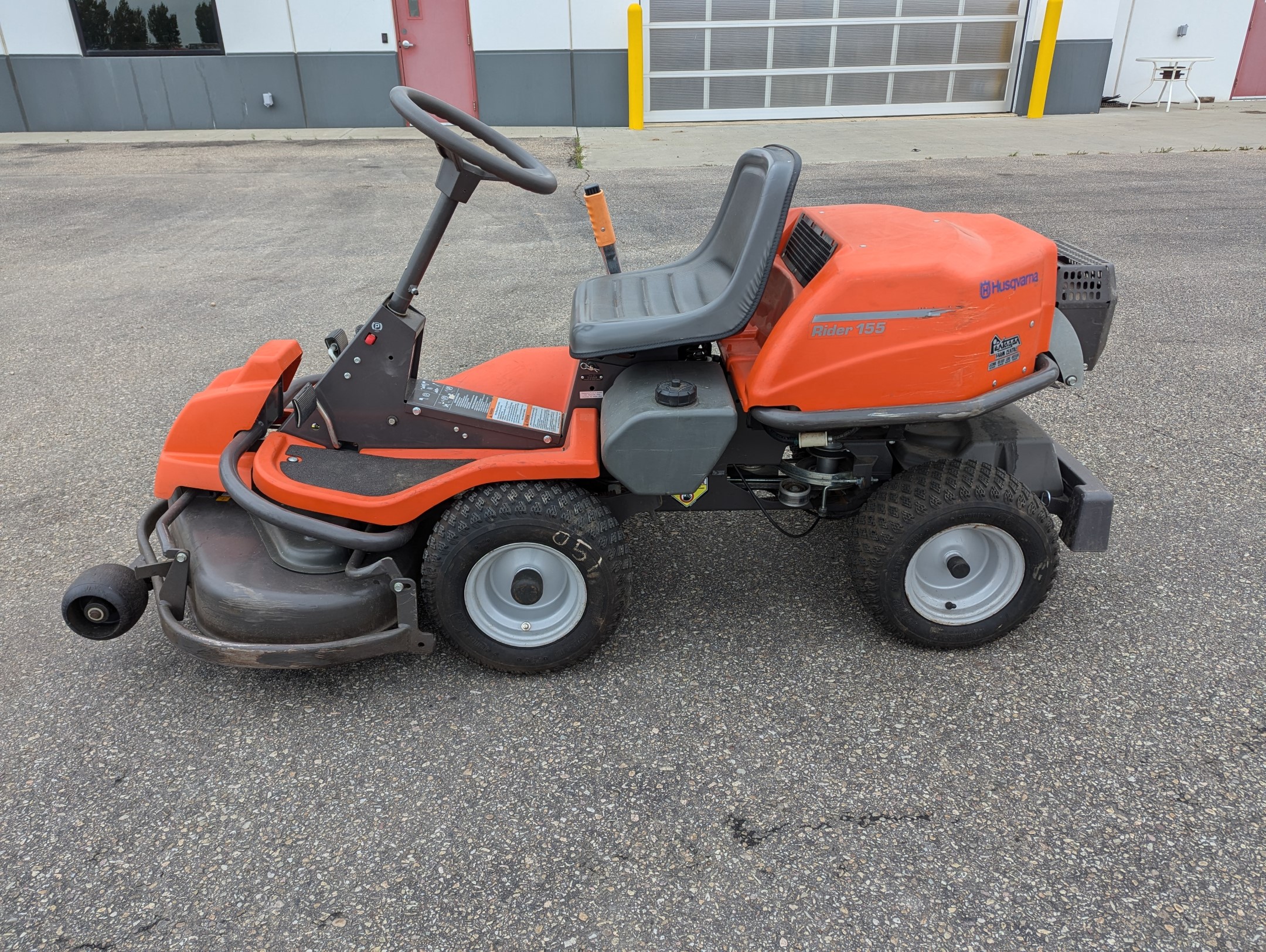 Husqvarna Rider 155 Mower/Riding