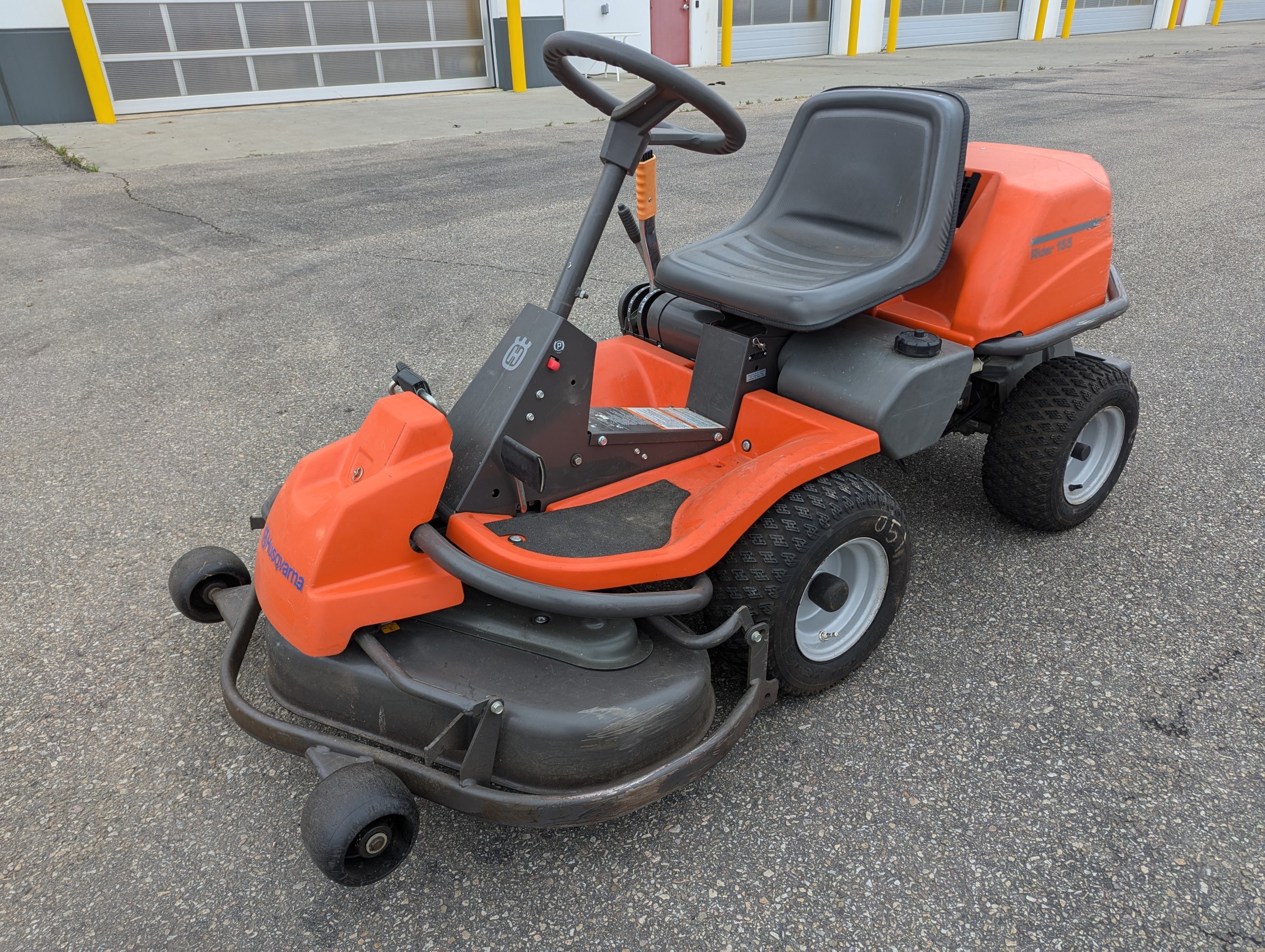 Husqvarna Rider 155 Mower/Riding