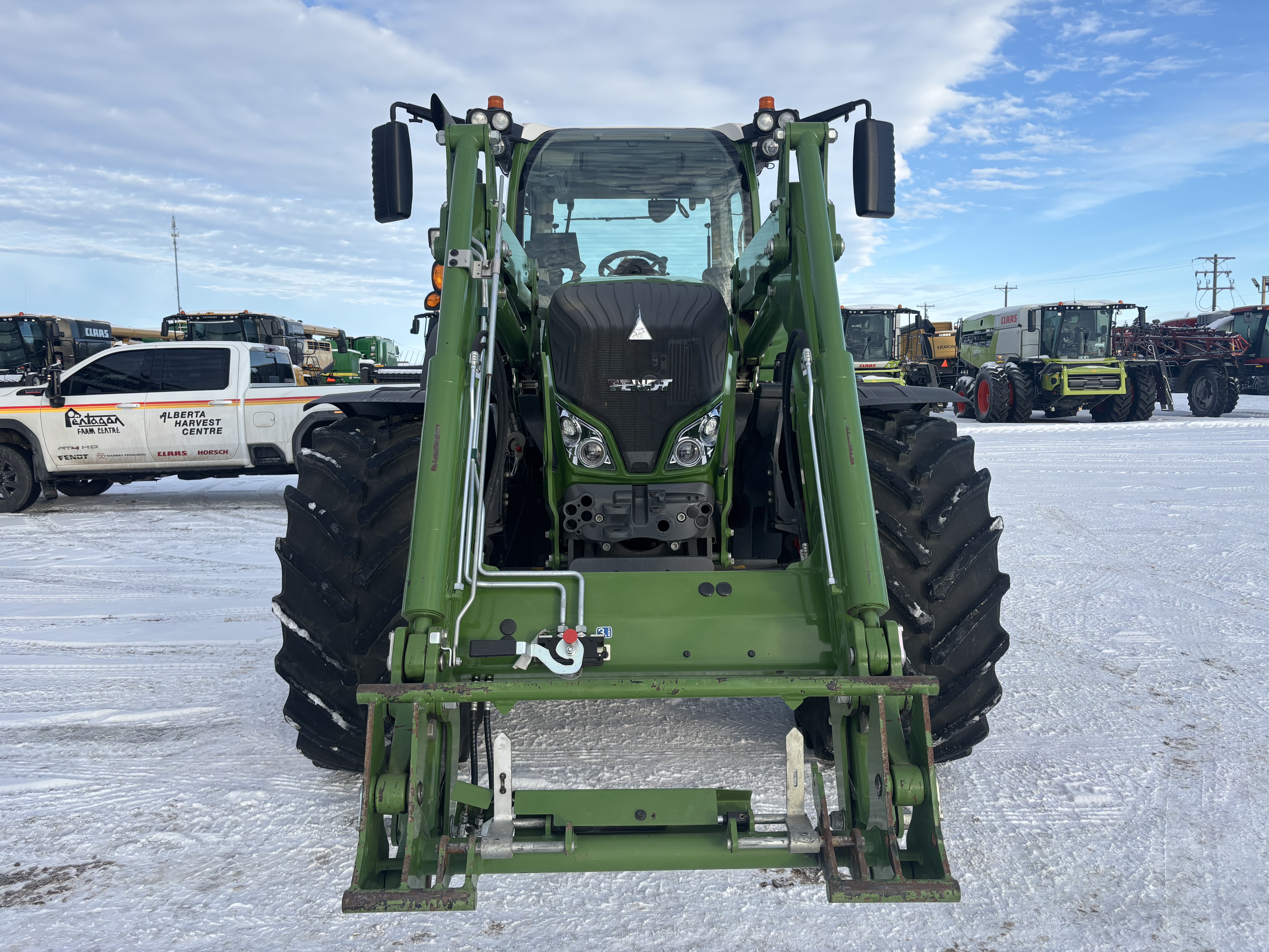 2021 Fendt 718 Gen6 Tractor