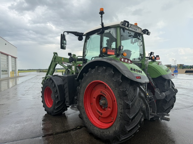 2021 Fendt 718 Gen6 Tractor