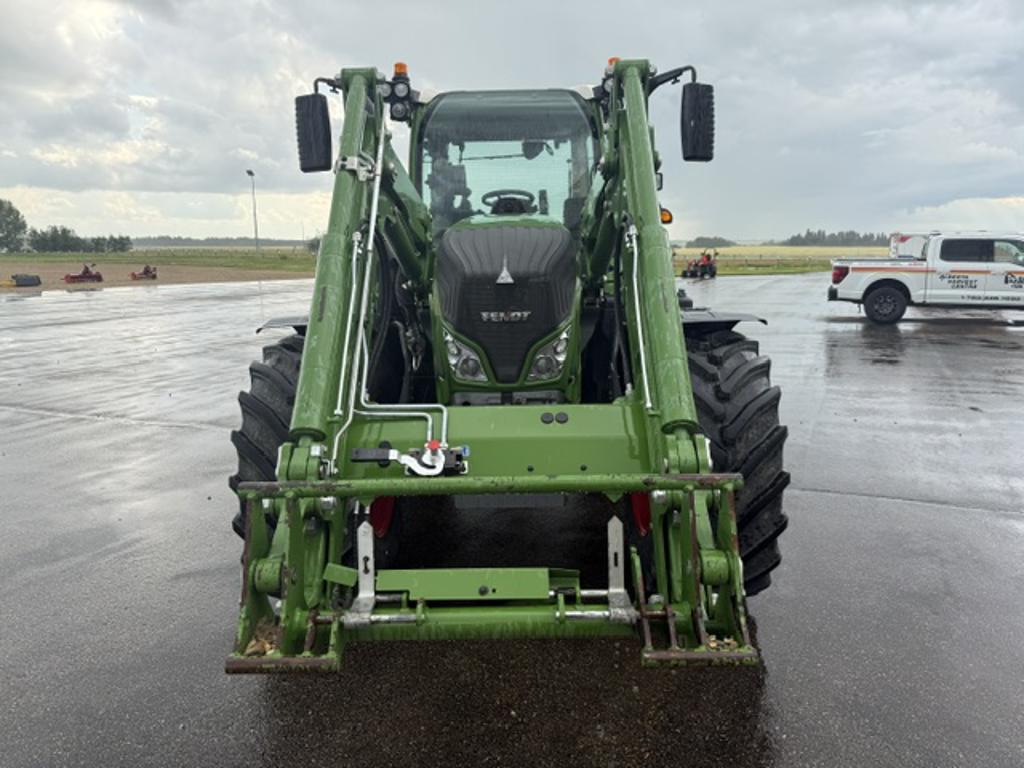 2021 Fendt 718 Gen6 Tractor