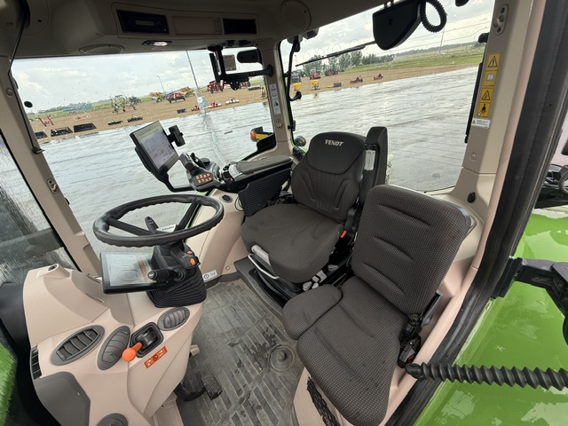 2021 Fendt 718 Gen6 Tractor