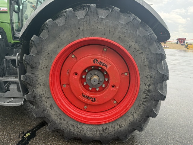 2021 Fendt 718 Gen6 Tractor