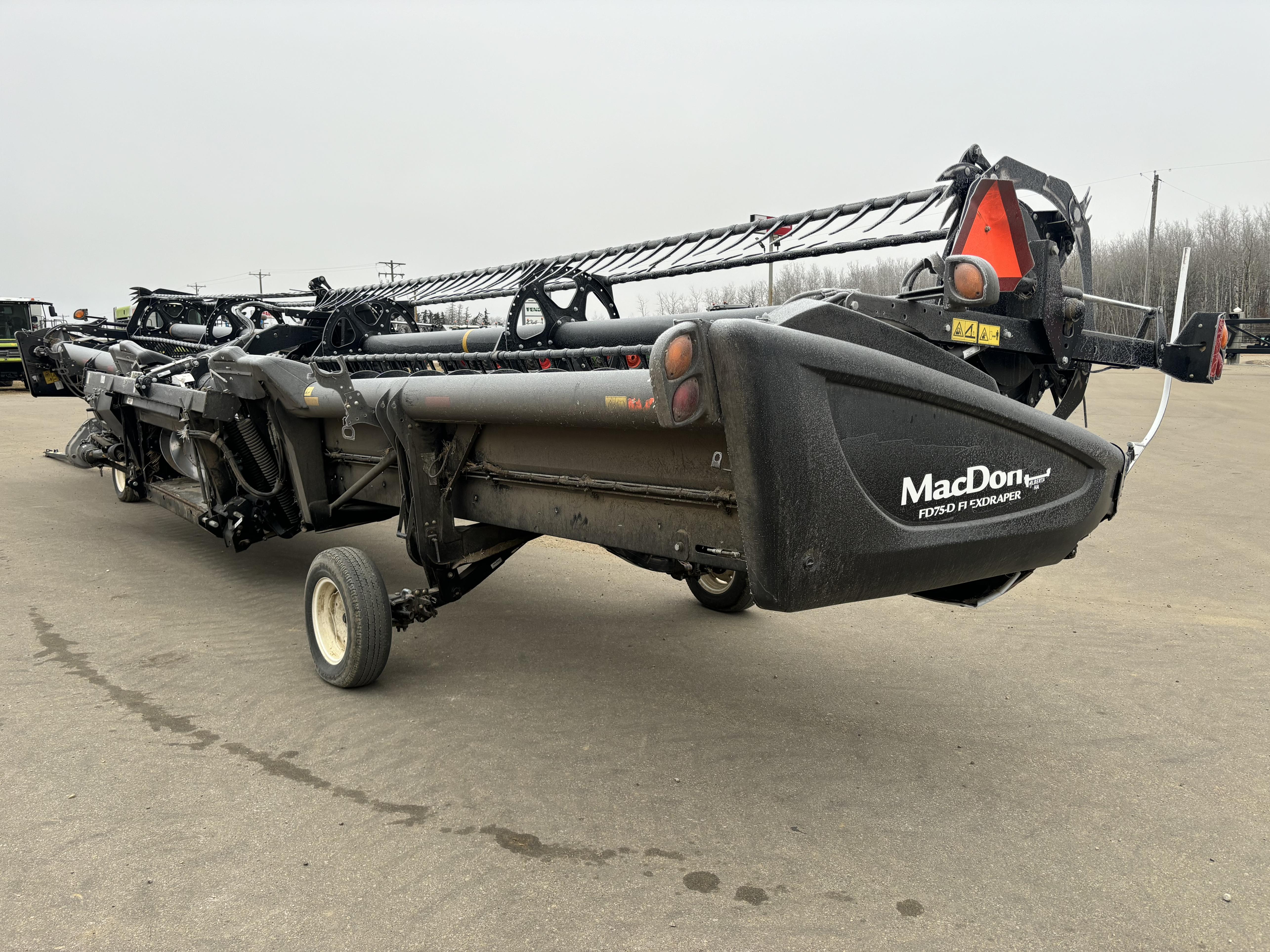 2018 MacDon FD75 Header Combine