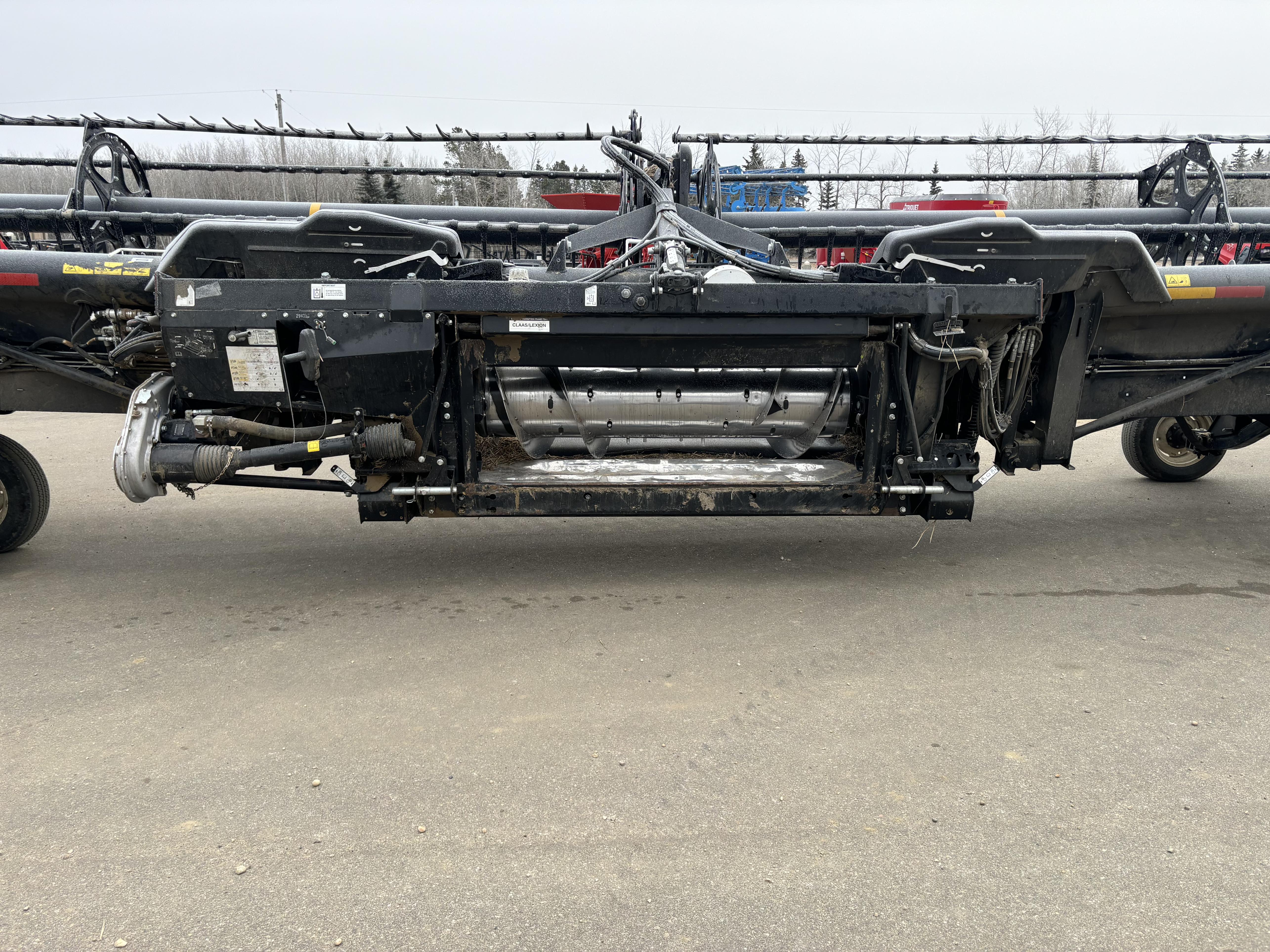 2018 MacDon FD75 Header Combine