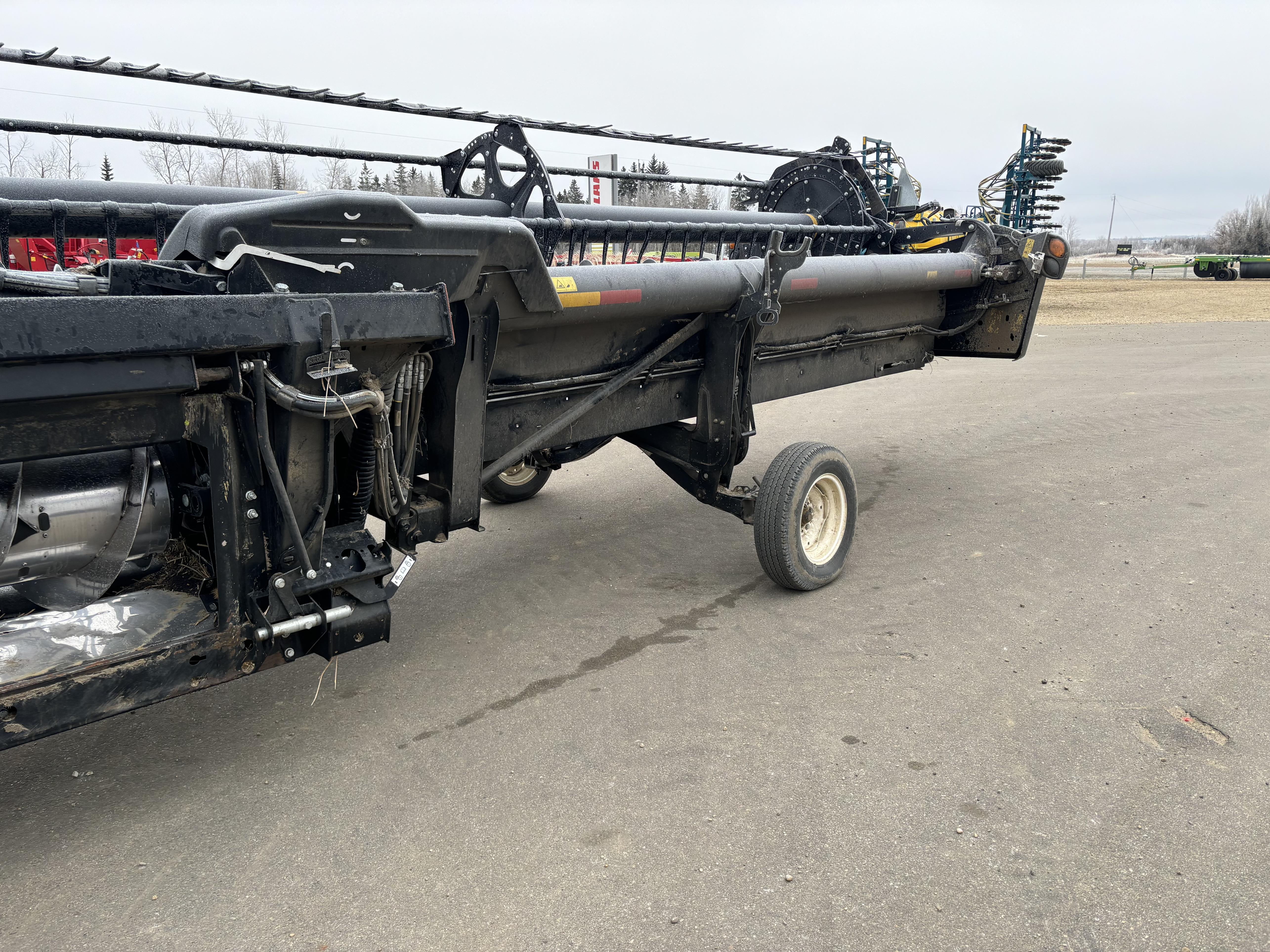 2018 MacDon FD75 Header Combine