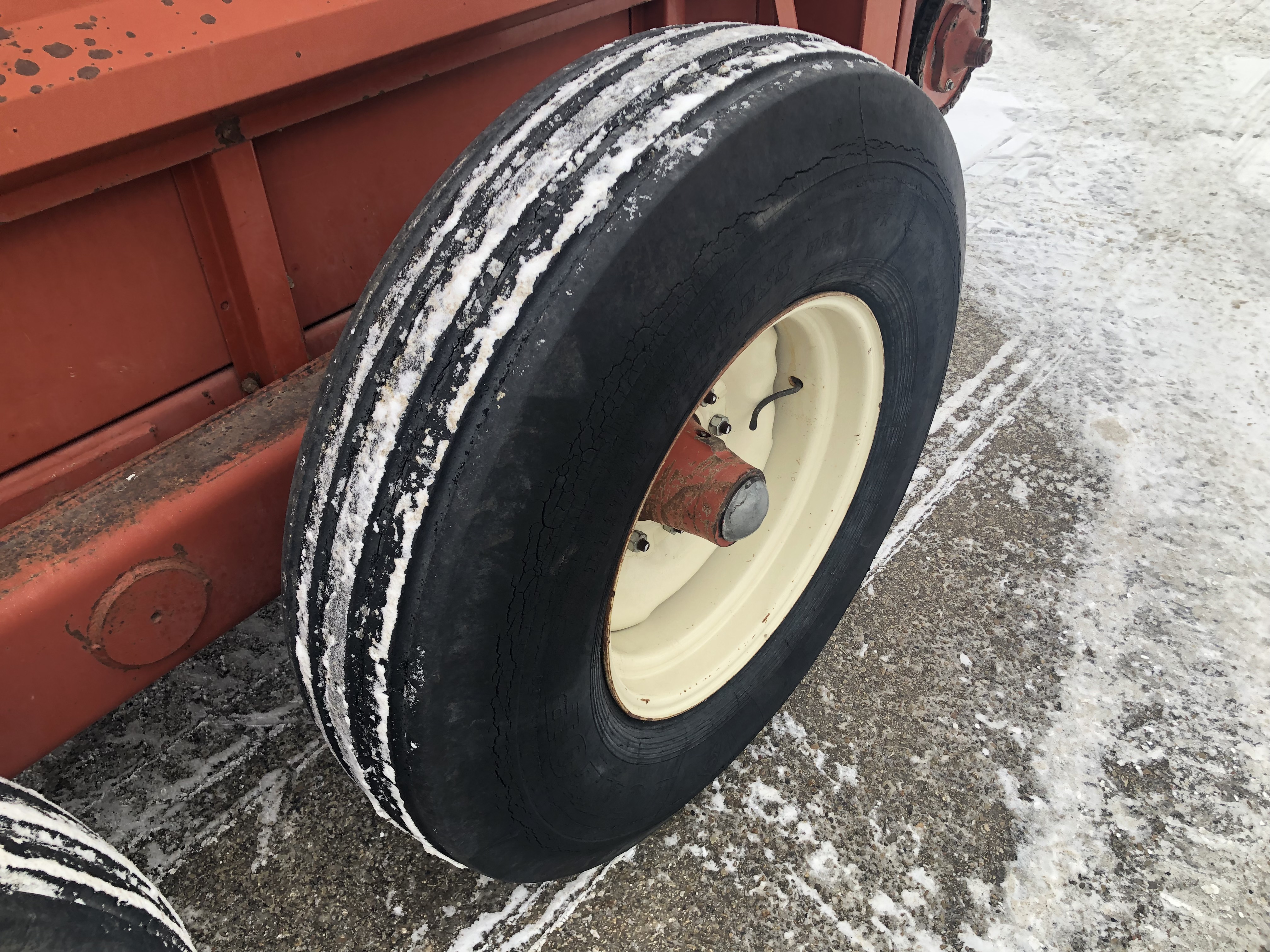 Hesston S431 Manure Spreader