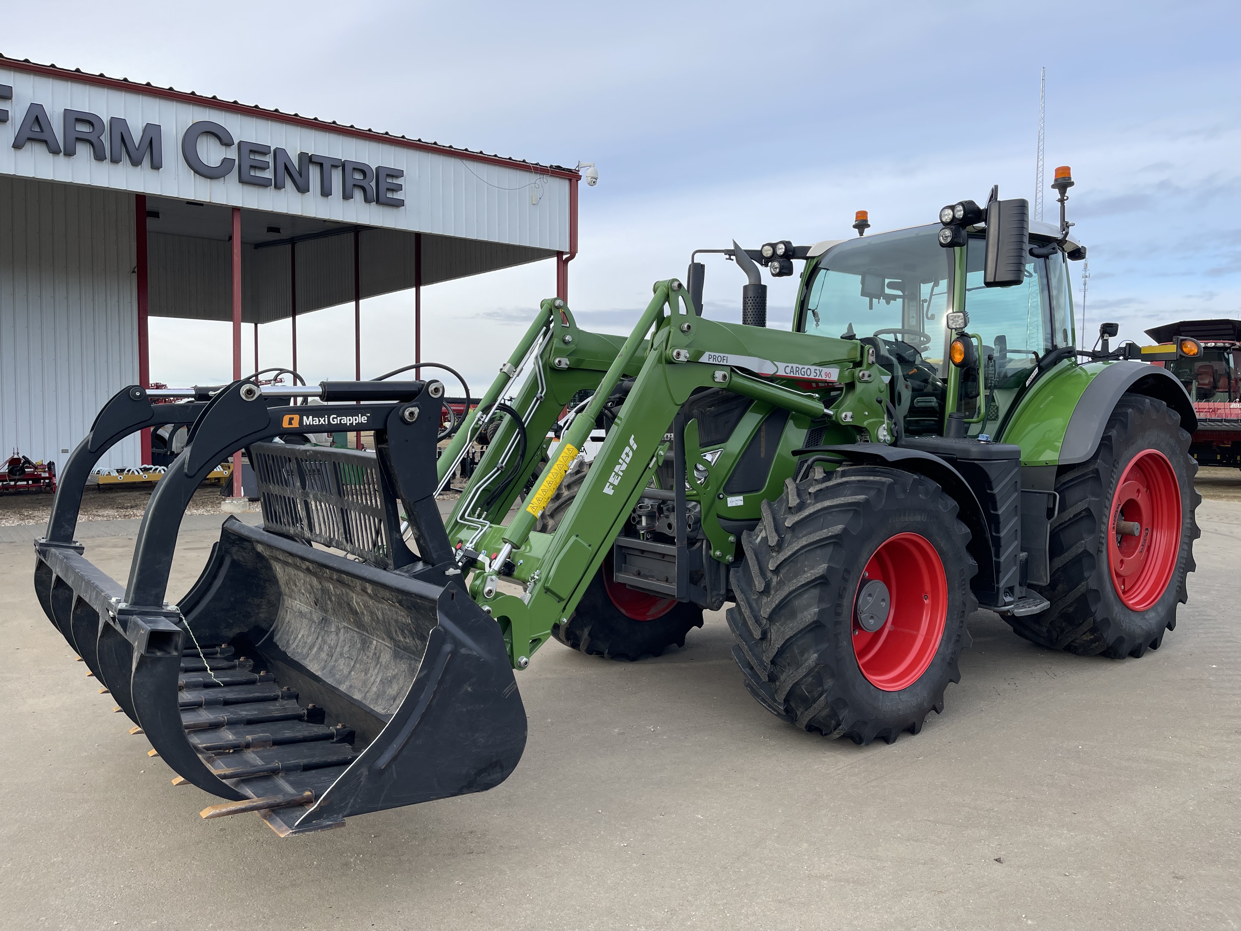 2022 Fendt 724 Gen6 Tractor