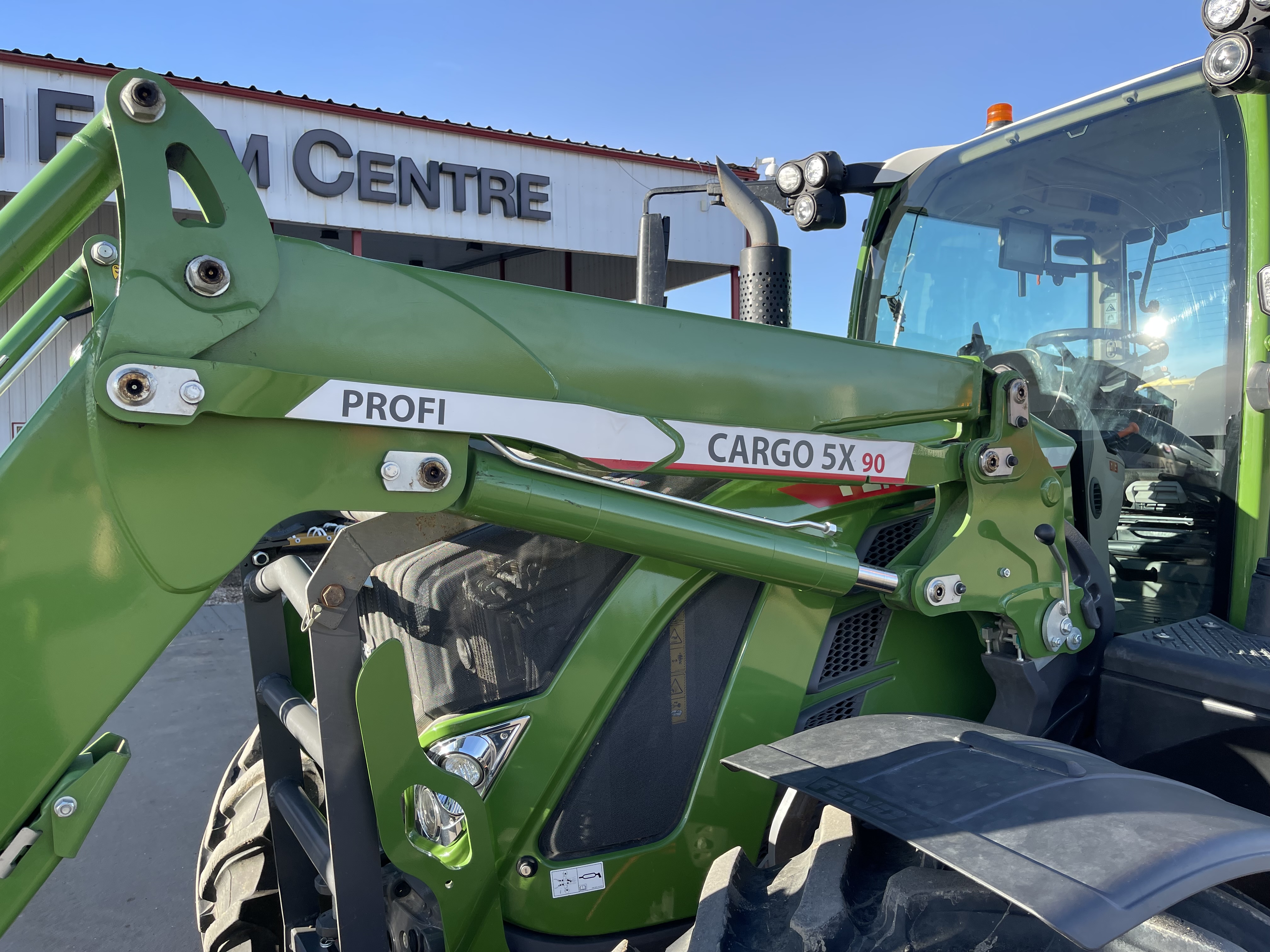 2022 Fendt 724 Gen6 Tractor