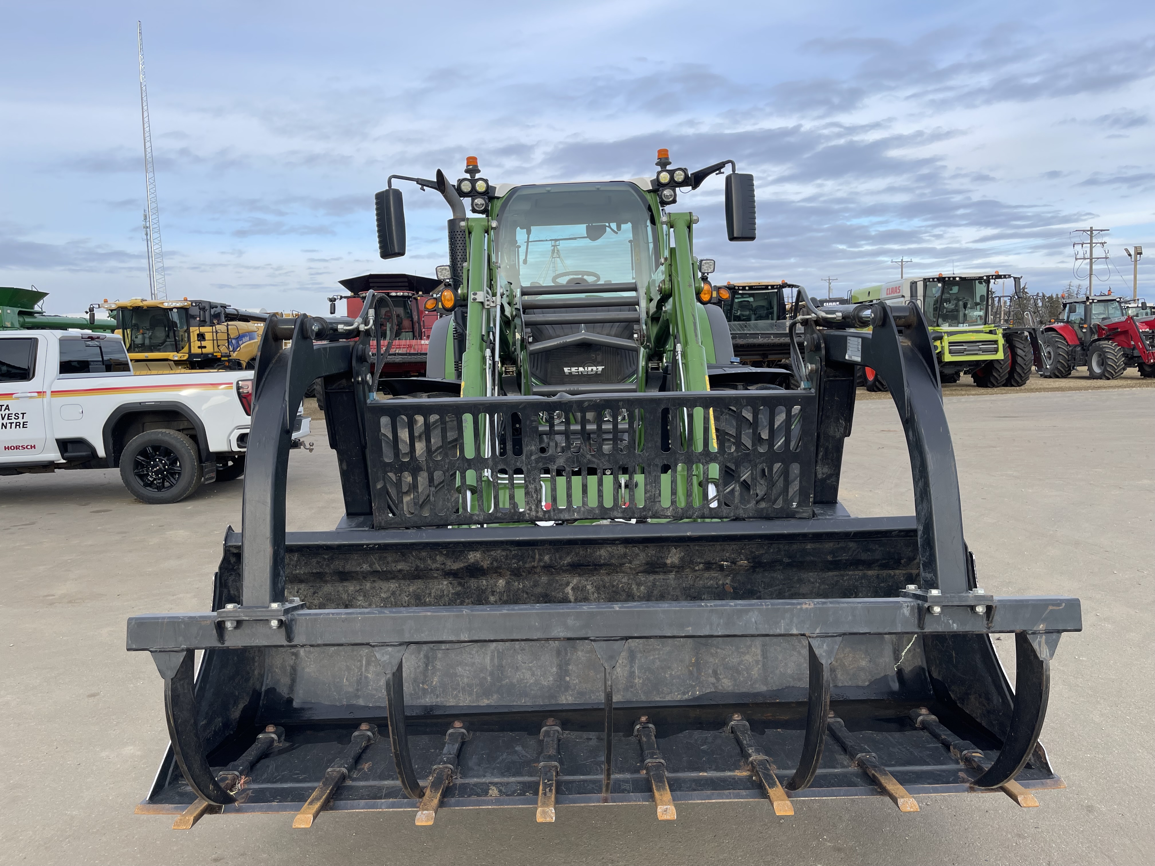 2022 Fendt 724 Gen6 Tractor