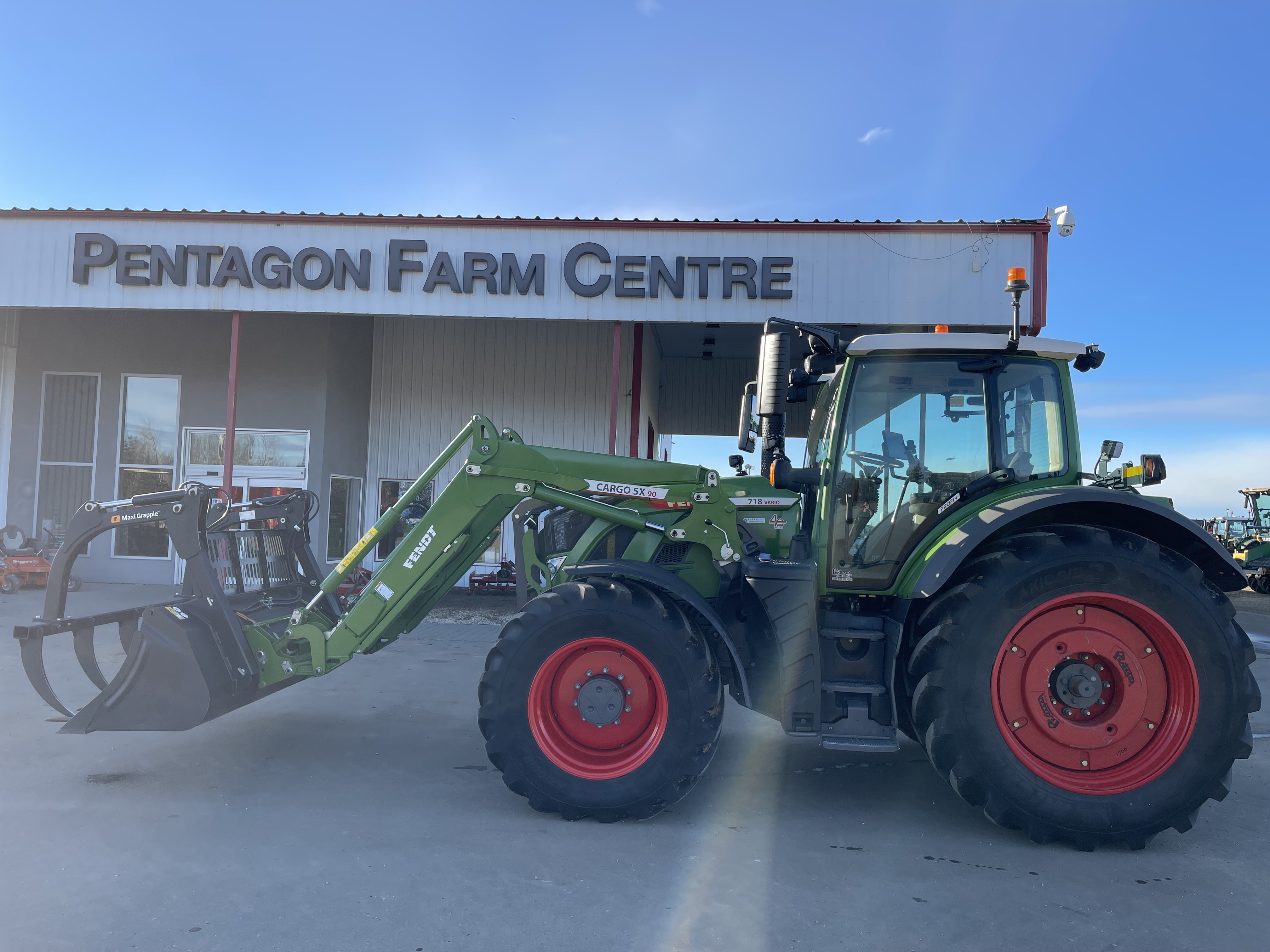 2022 Fendt 718 Gen6 Tractor