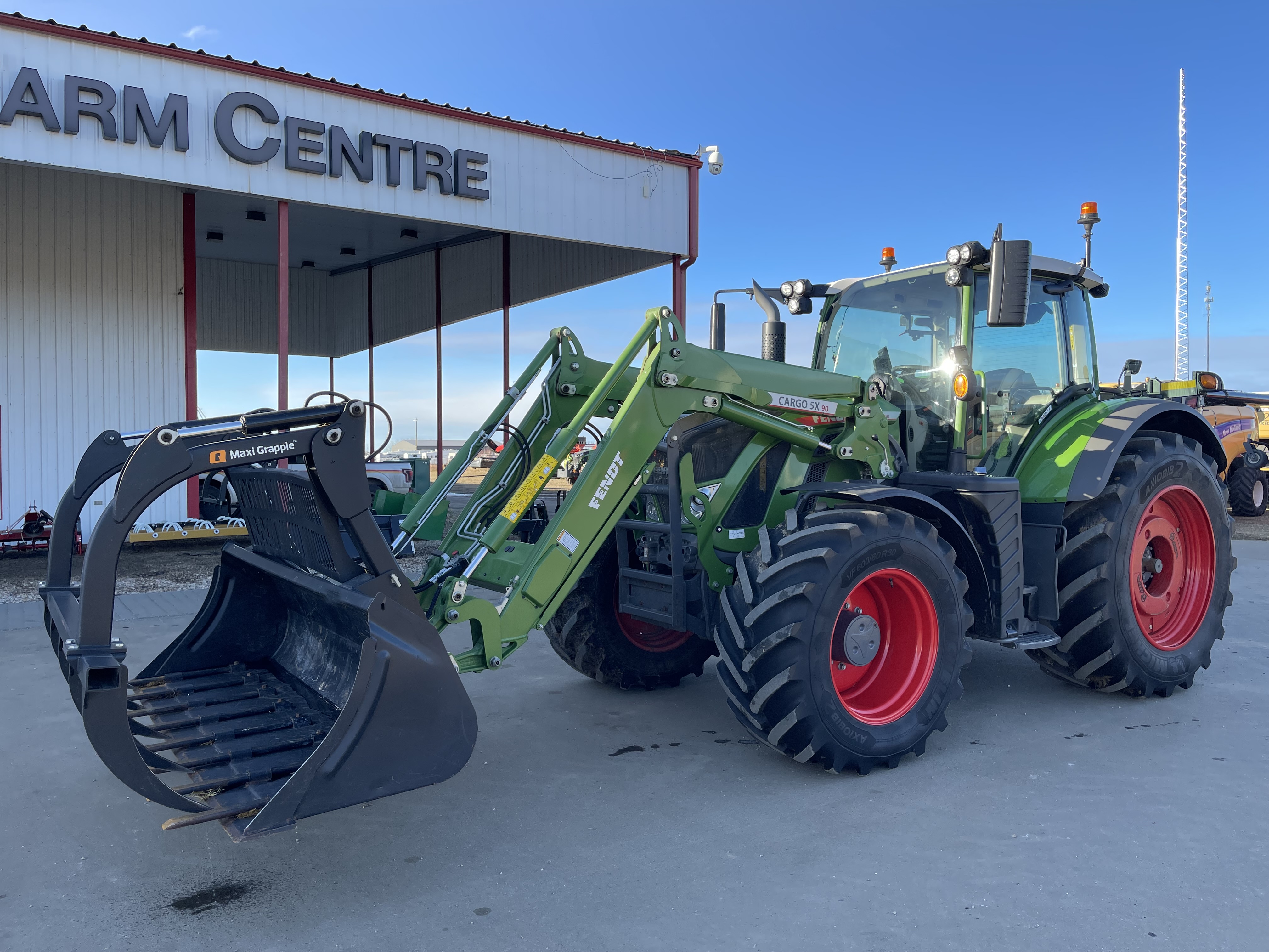 2022 Fendt 718 Gen6 Tractor