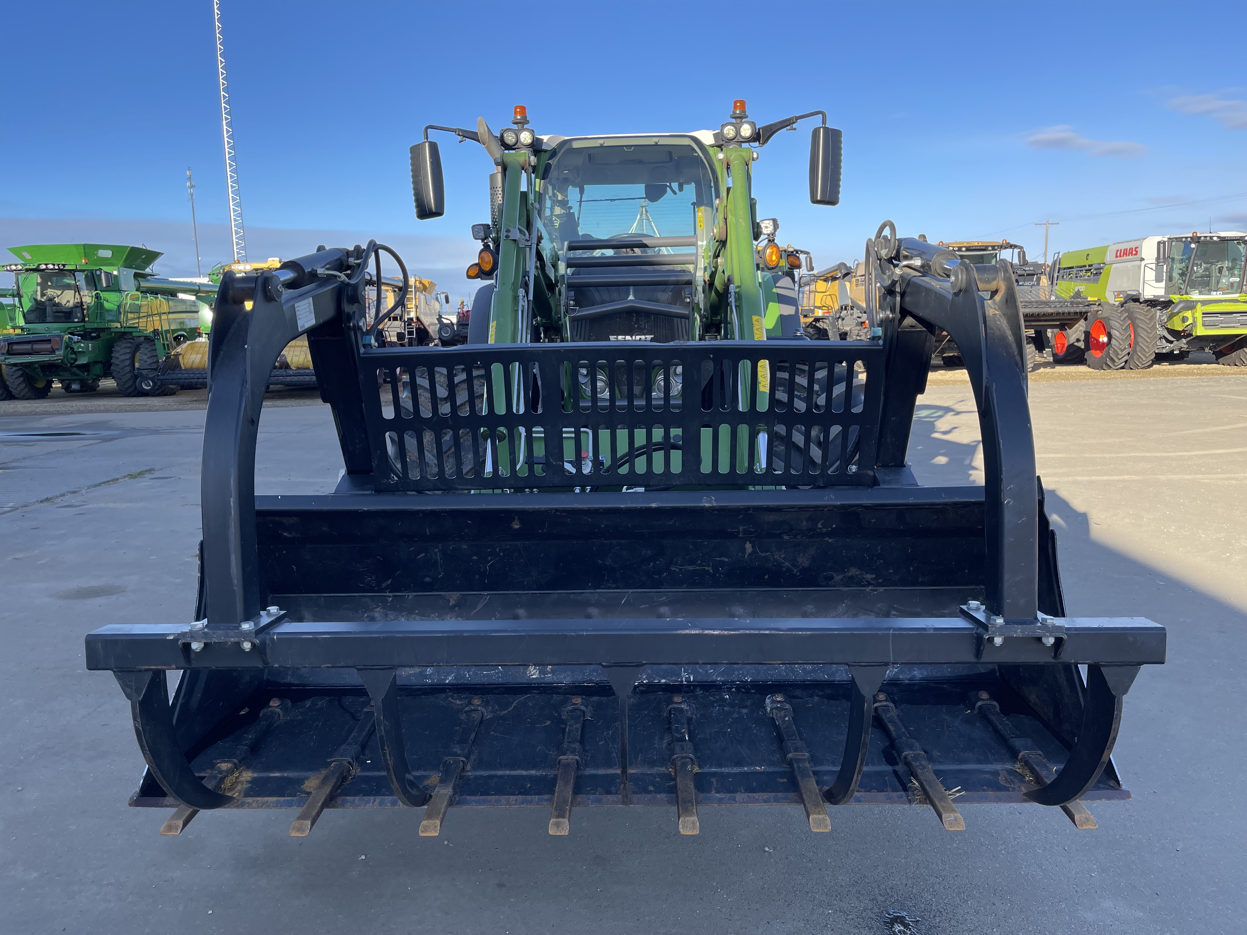 2022 Fendt 718 Gen6 Tractor