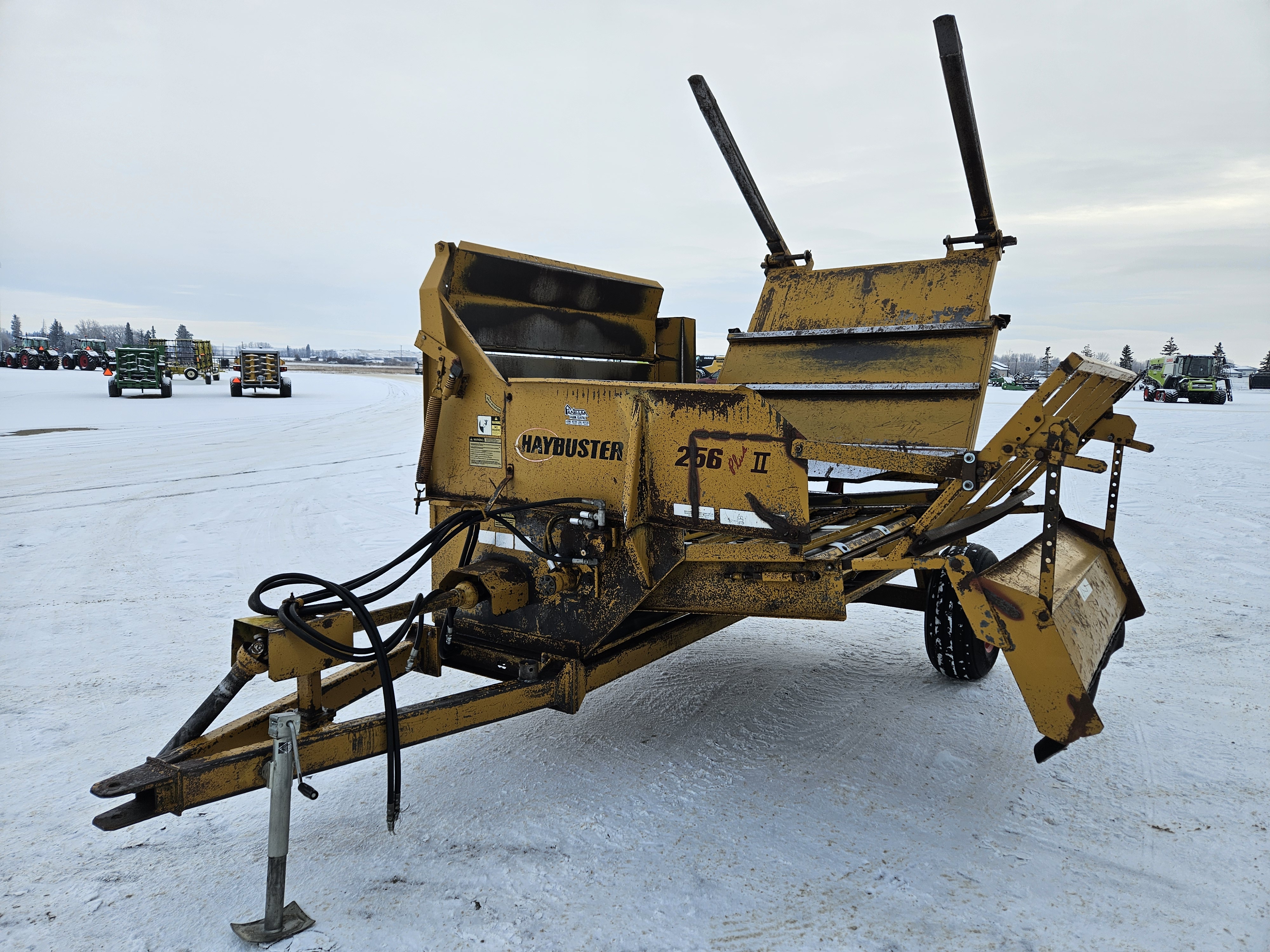 Haybuster 256+2 Bale Processor