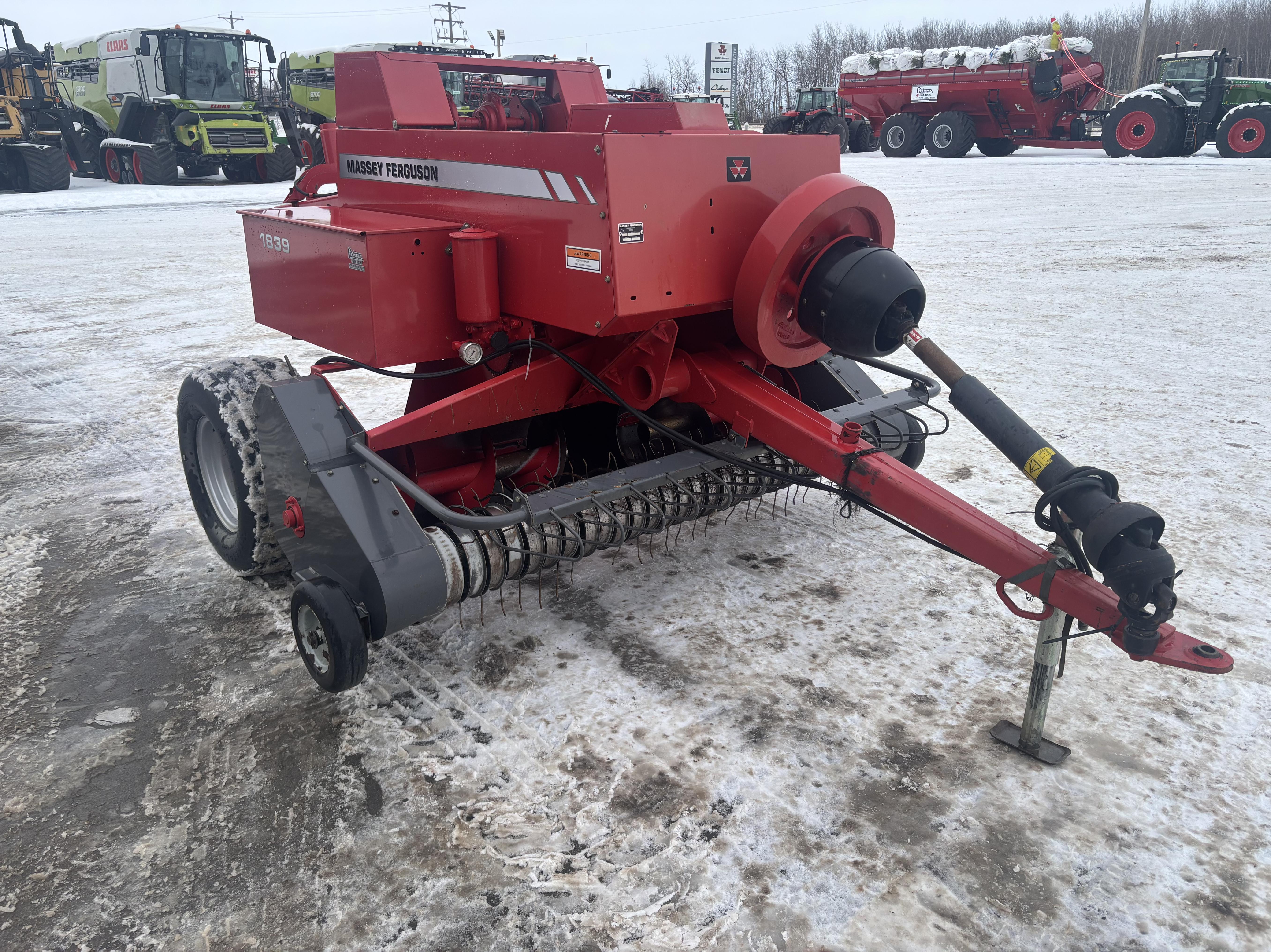 2007 Massey Ferguson 1839 Baler/Square