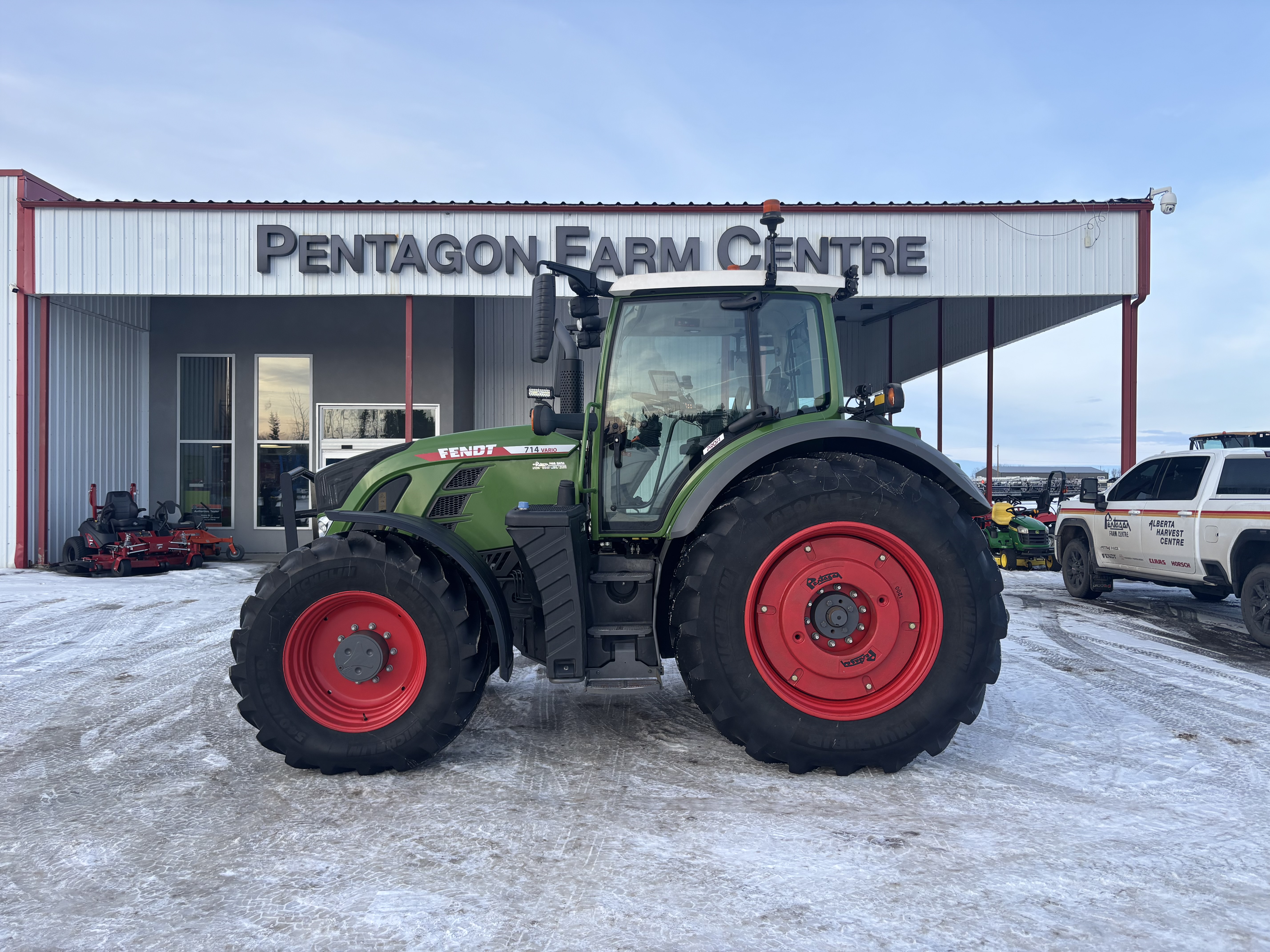 2021 Fendt 714 Gen6 Tractor