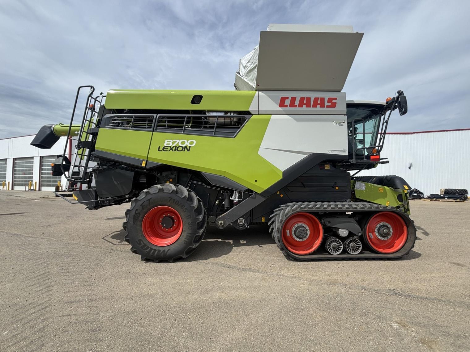 2021 CLAAS 8700TT Combine