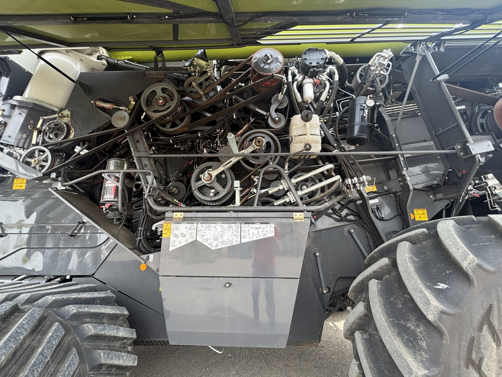 2021 CLAAS 8700TT Combine