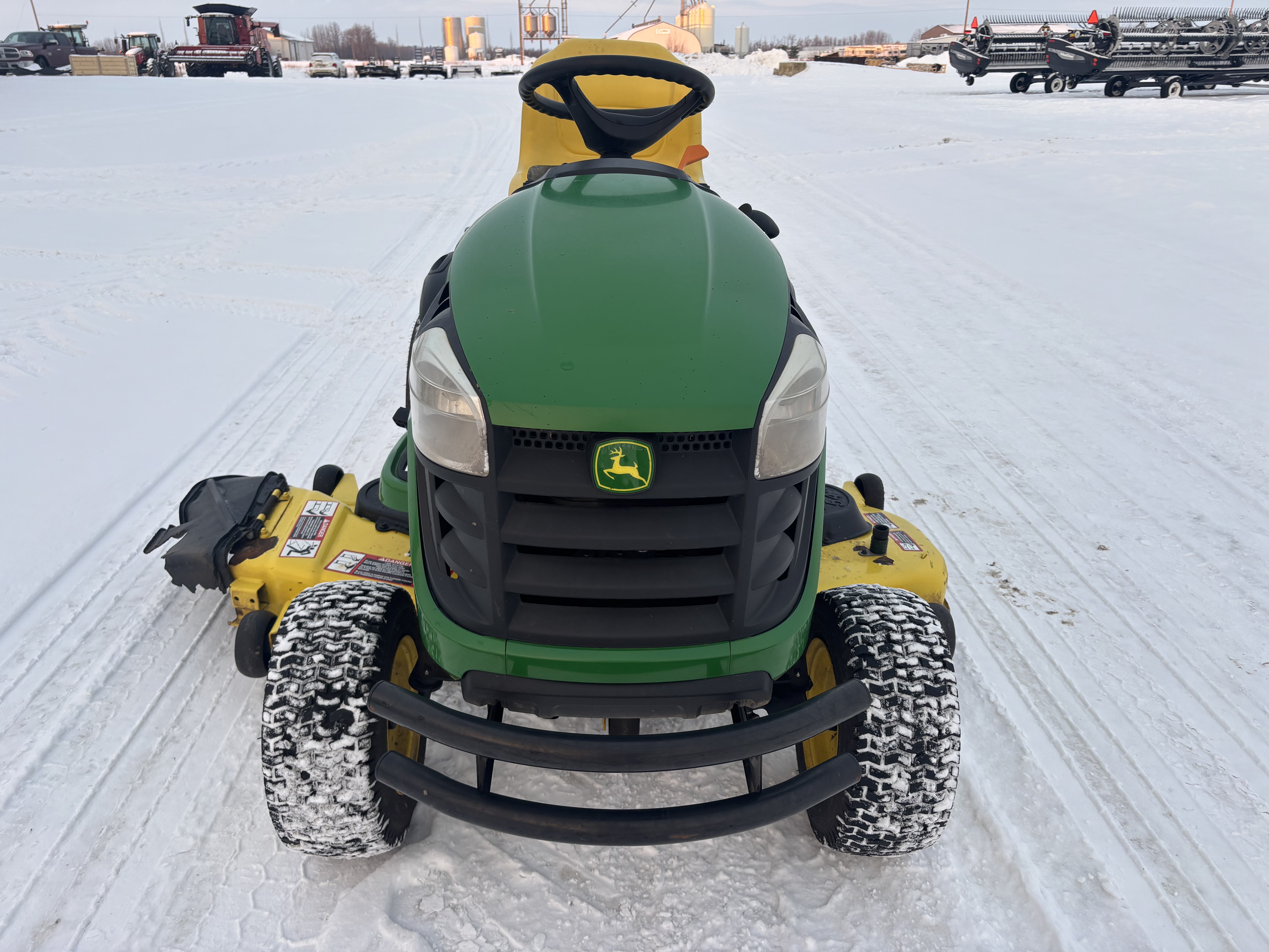 John Deere E180 Lawn Tractor