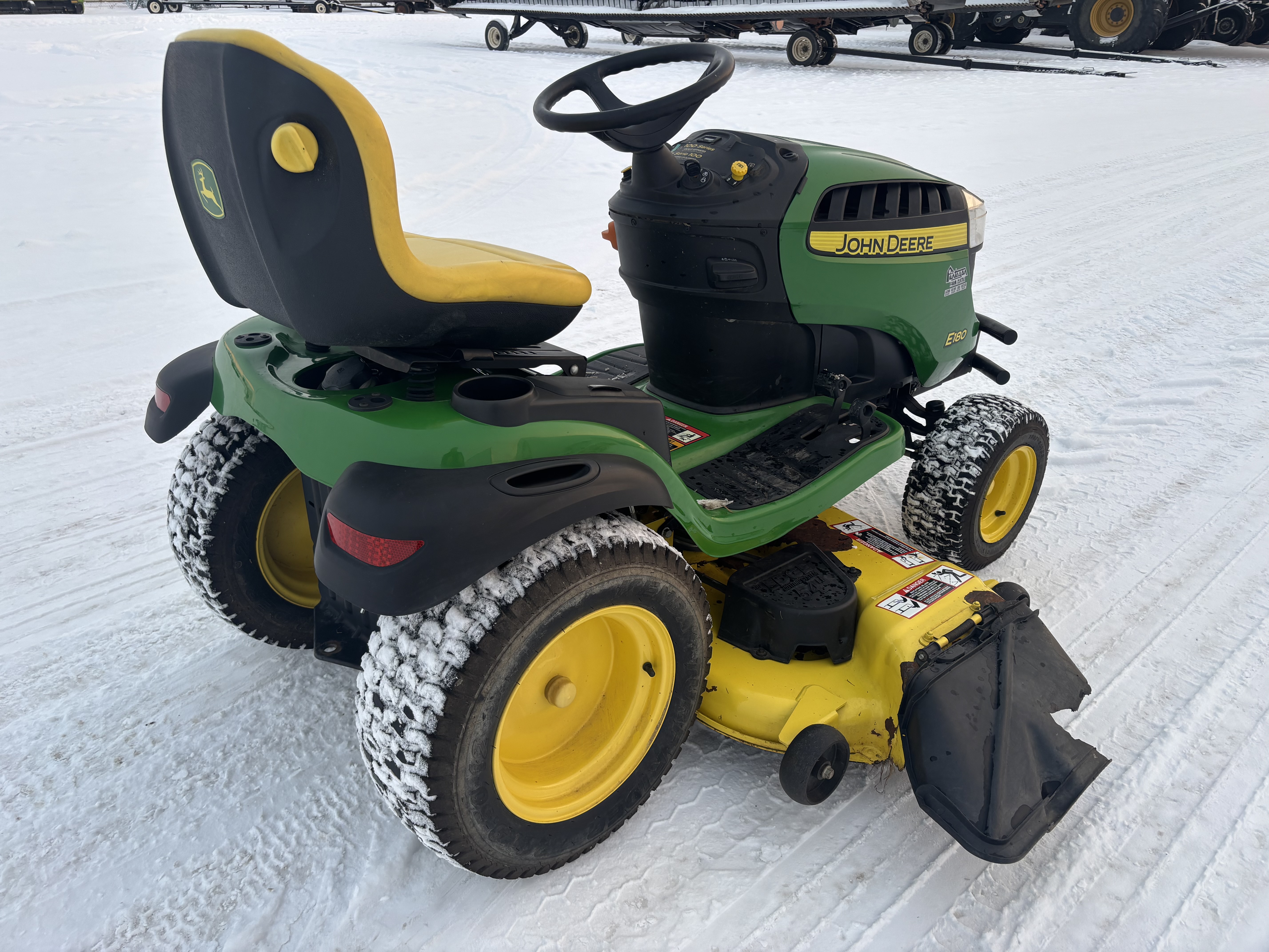 John Deere E180 Lawn Tractor