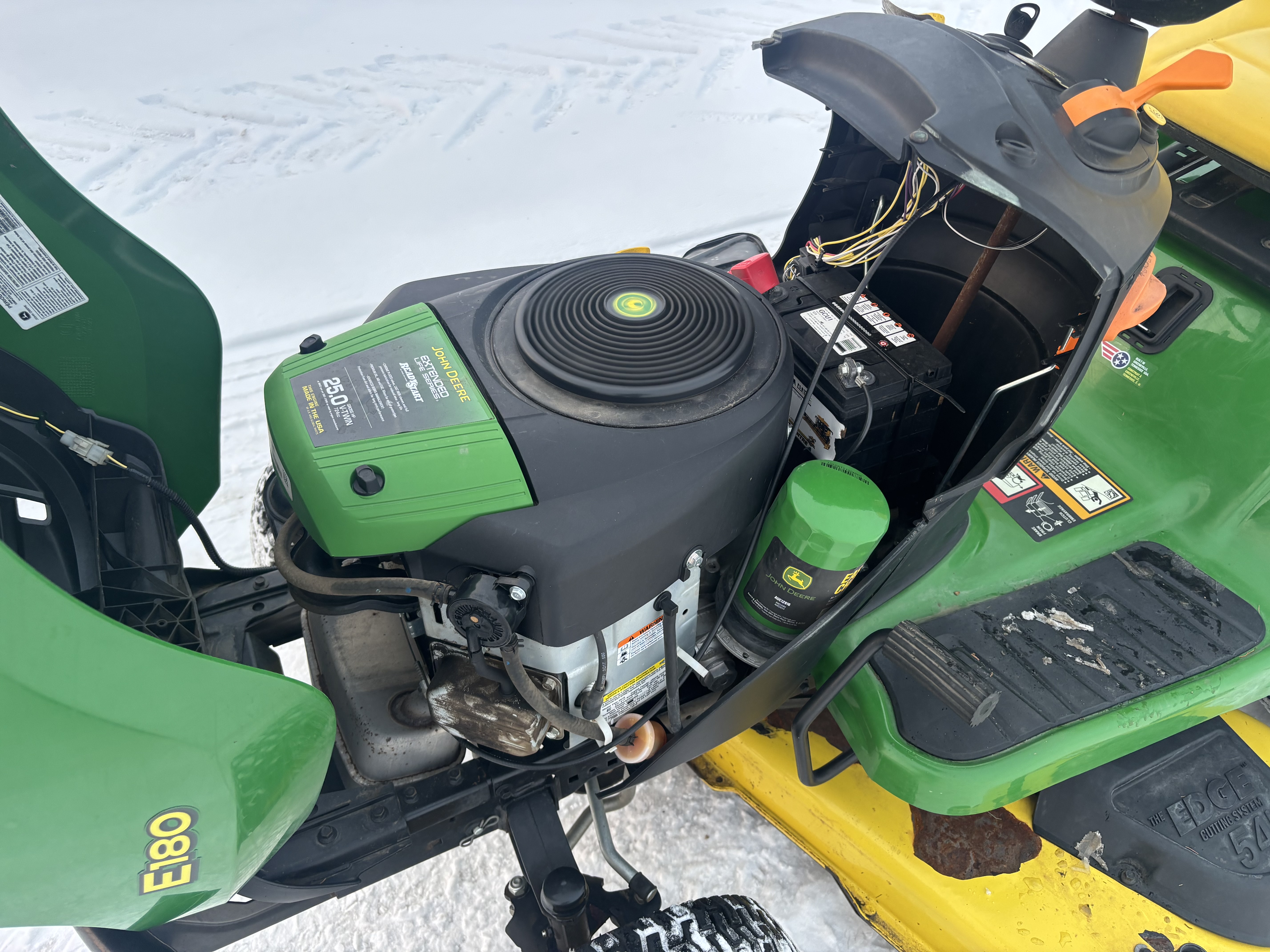 John Deere E180 Lawn Tractor