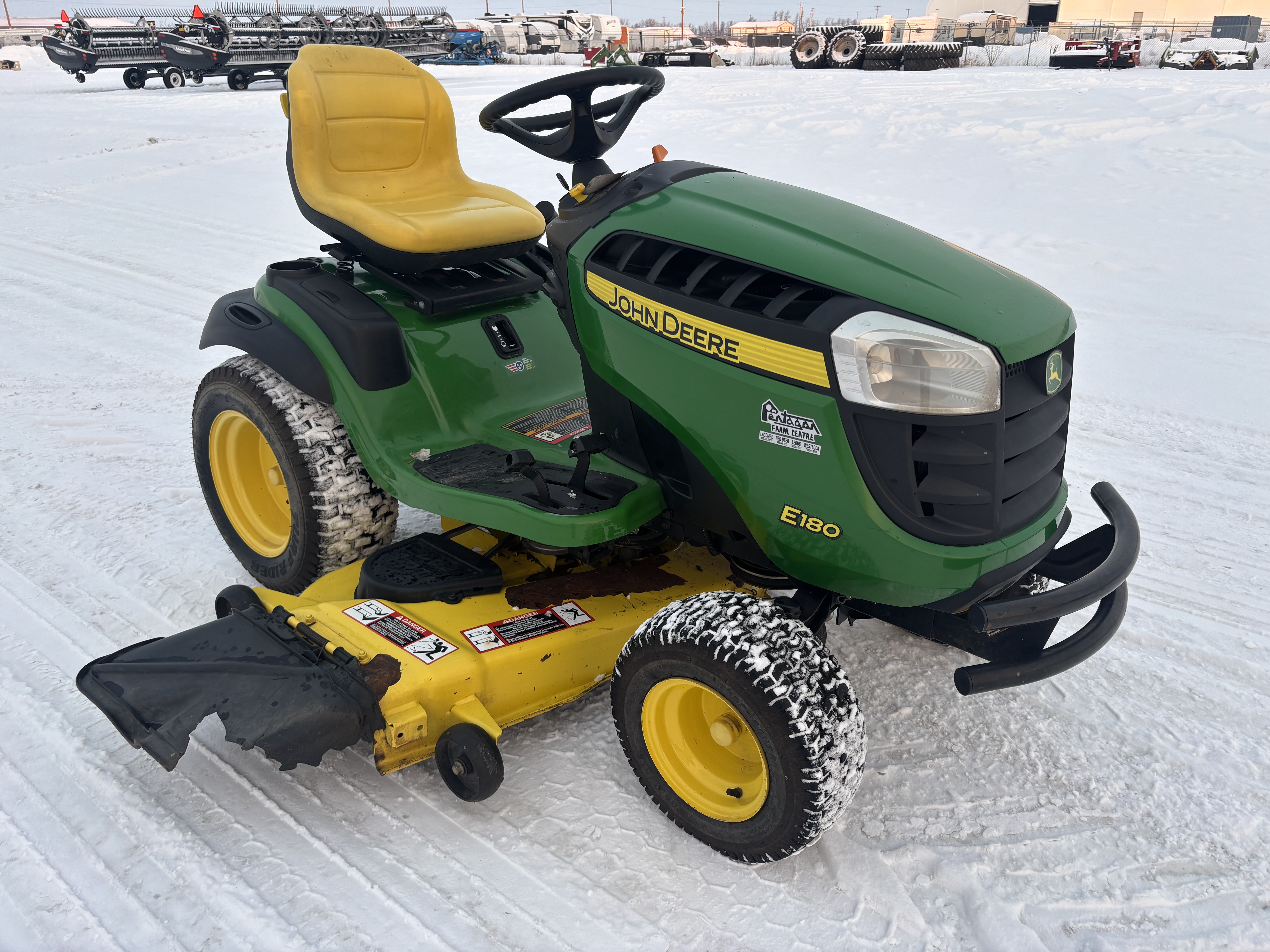 John Deere E180 Lawn Tractor