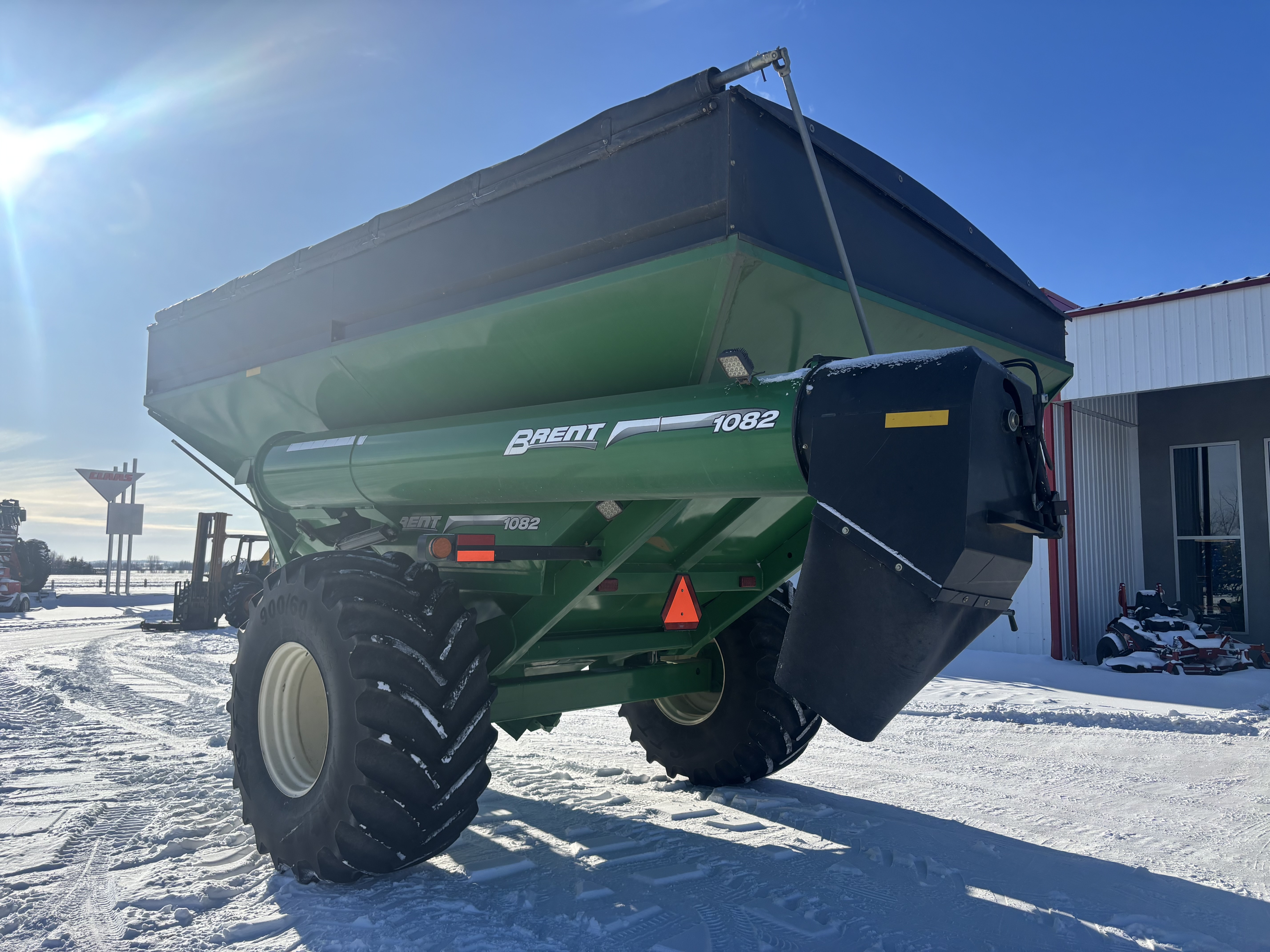 2015 Brent 1082 Grain Cart