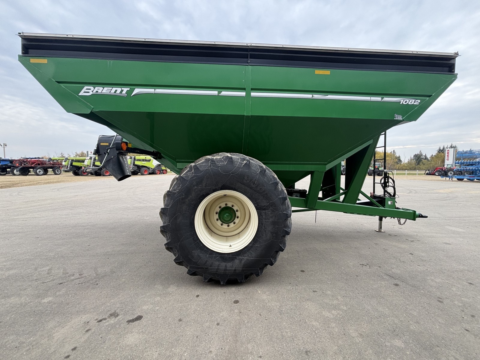 2015 Brent 1082 Grain Cart