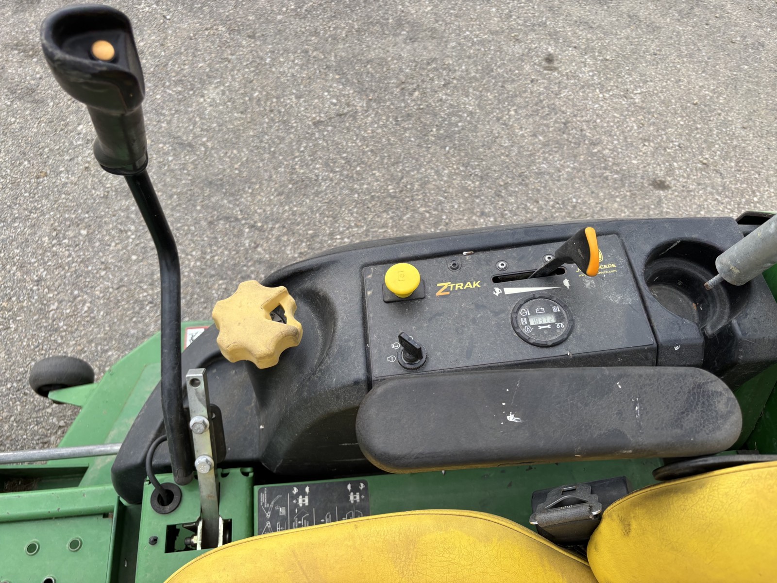 2012 John Deere 997 Mower/Zero Turn