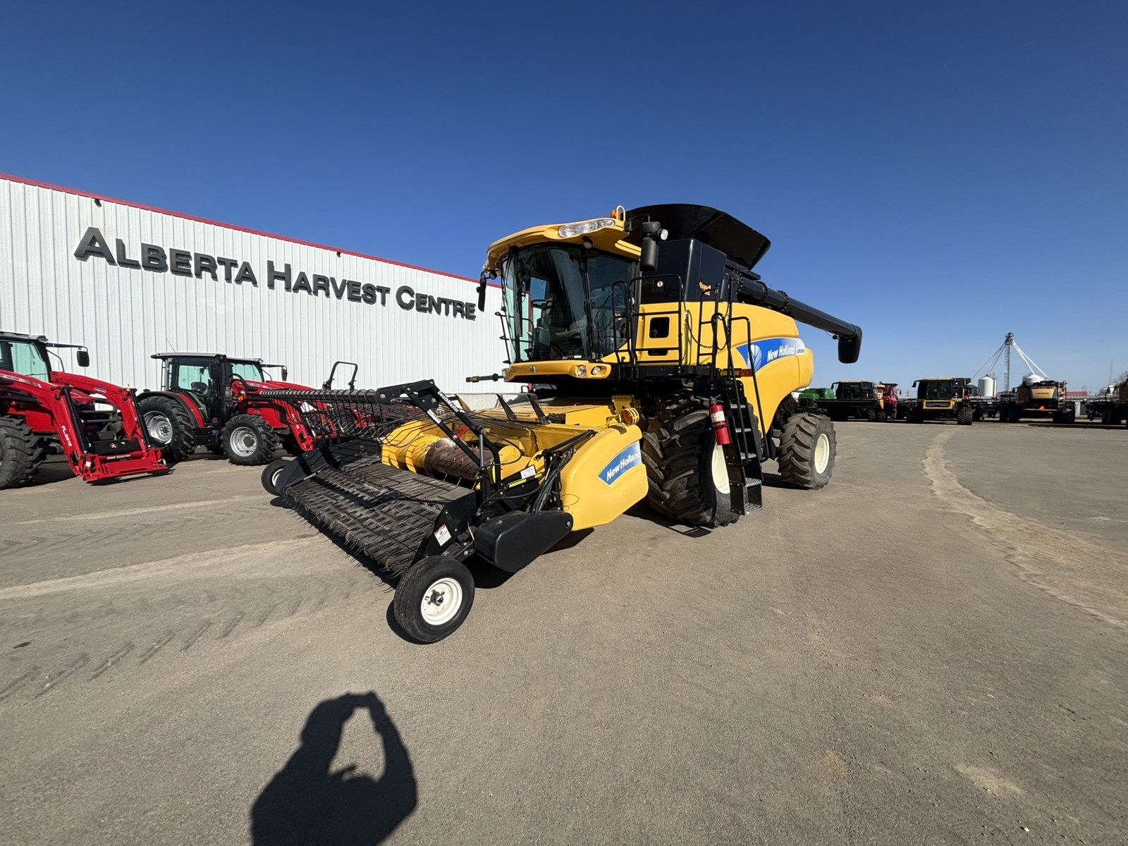2009 New Holland CR9080 Combine