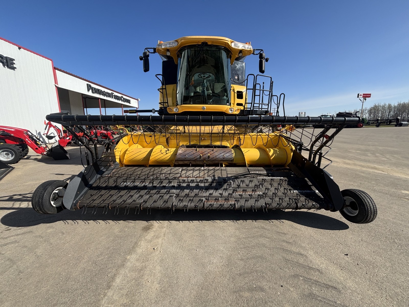 2009 New Holland CR9080 Combine